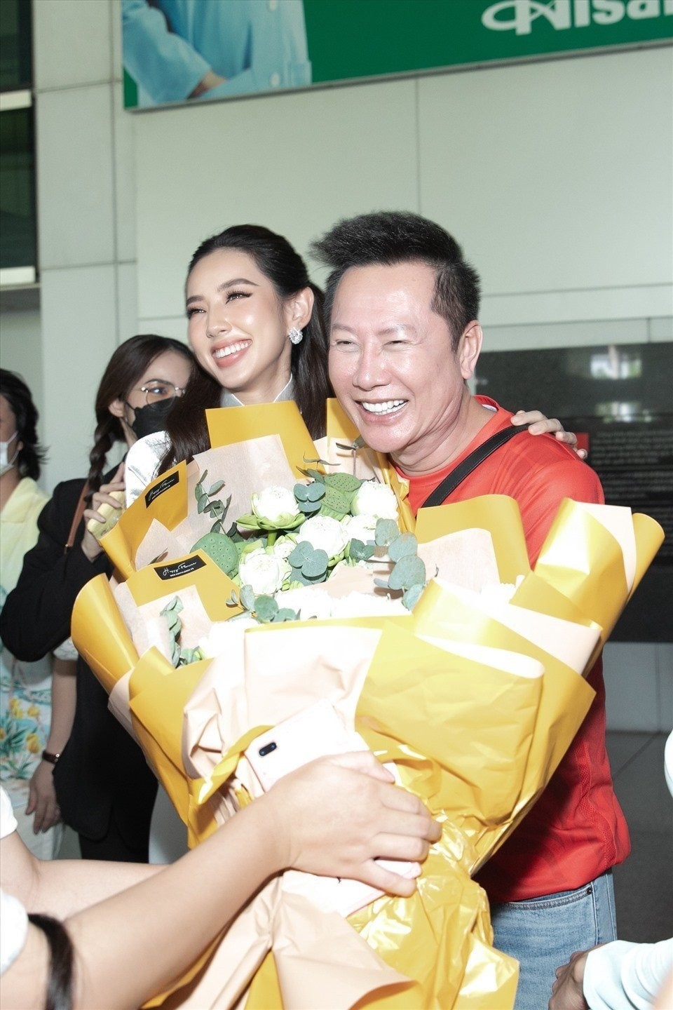 Ông Nawat từng xem Thùy Tiên là 'con gái cưng' Ông Nawat từng xem Thùy Tiên là 'con gái cưng'