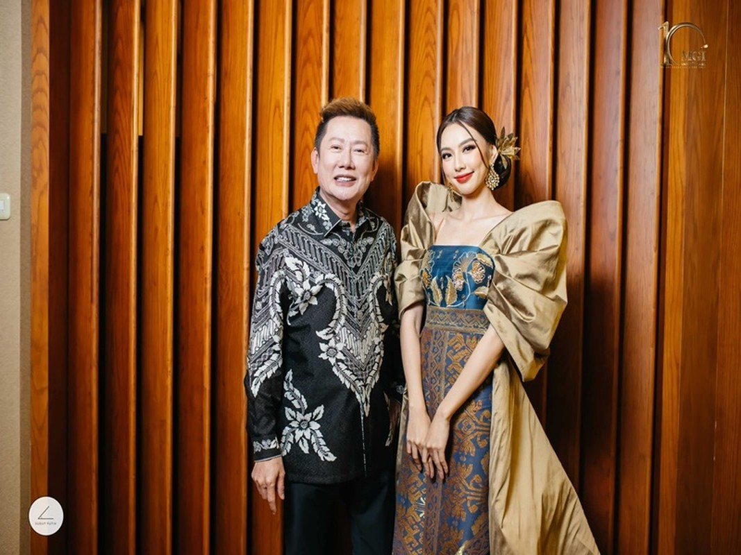 Thùy Tiên gỡ danh hiệu Miss Grand International trên phần mô tả Instagram khiến ồn ào với ông Nawat bắt đầu Thùy Tiên gỡ danh hiệu Miss Grand International trên phần mô tả Instagram khiến ồn ào với ông Nawat bắt đầu 