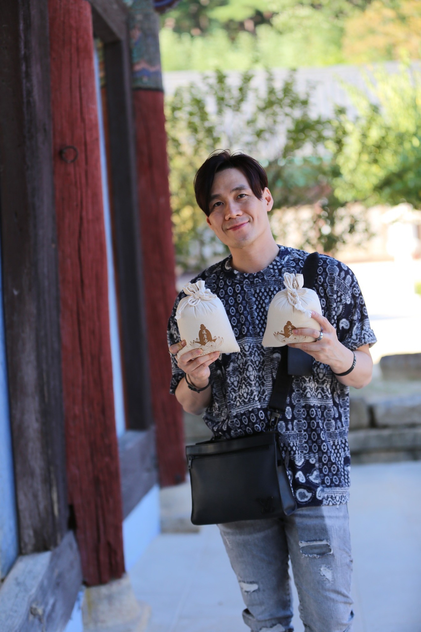 Khánh Phương tin tưởng bố mẹ trong việc nhìn hình mẫu con dâu