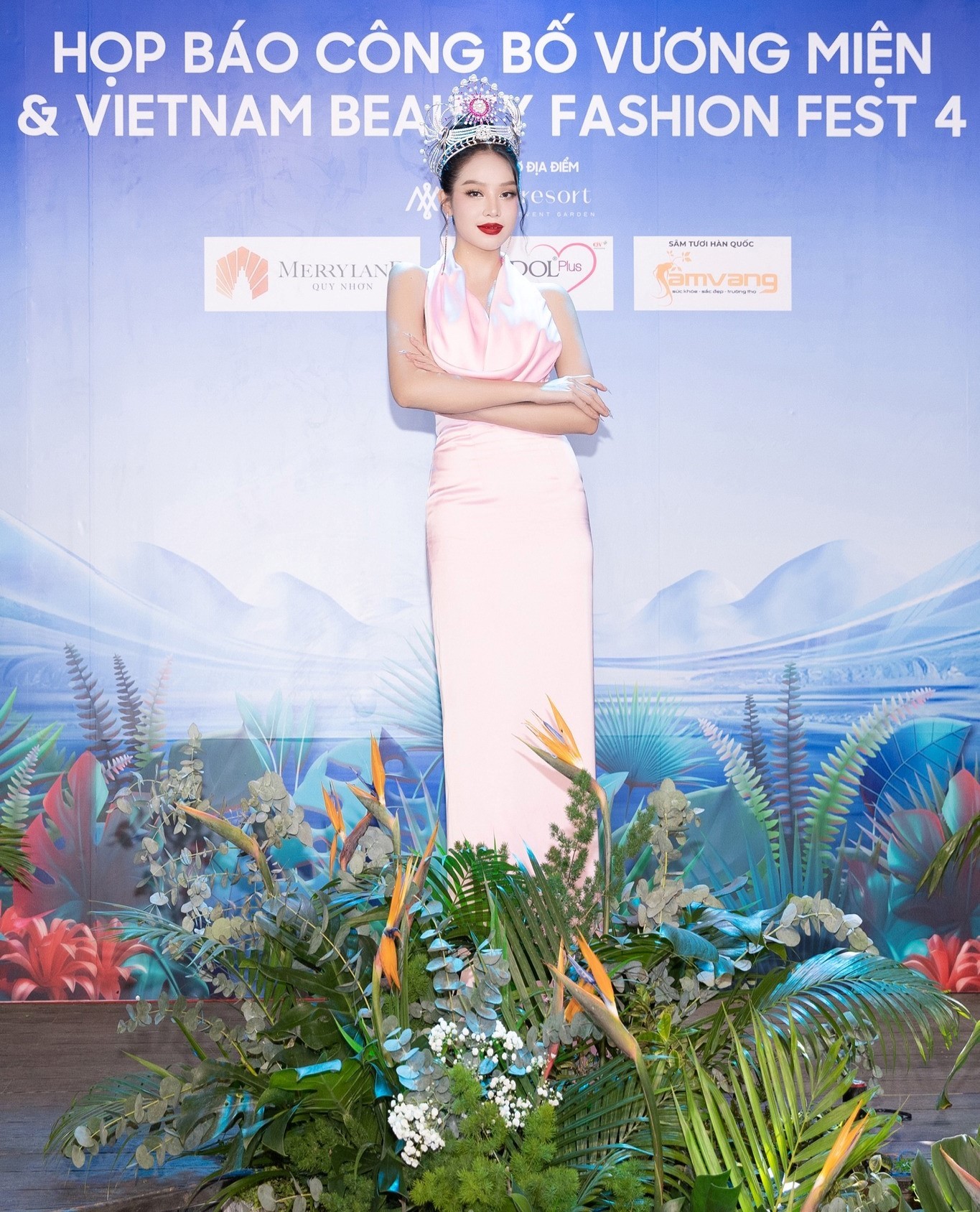 Video: Hoa hậu Thanh Thủy 'cực keo' dự họp báo, visual kinh diễm lấn át loạt chân dài khét tiếng - Ảnh 1 Video: Hoa hậu Thanh Thủy 'cực keo' dự họp báo, visual kinh diễm lấn át loạt chân dài khét tiếng - Ảnh 1