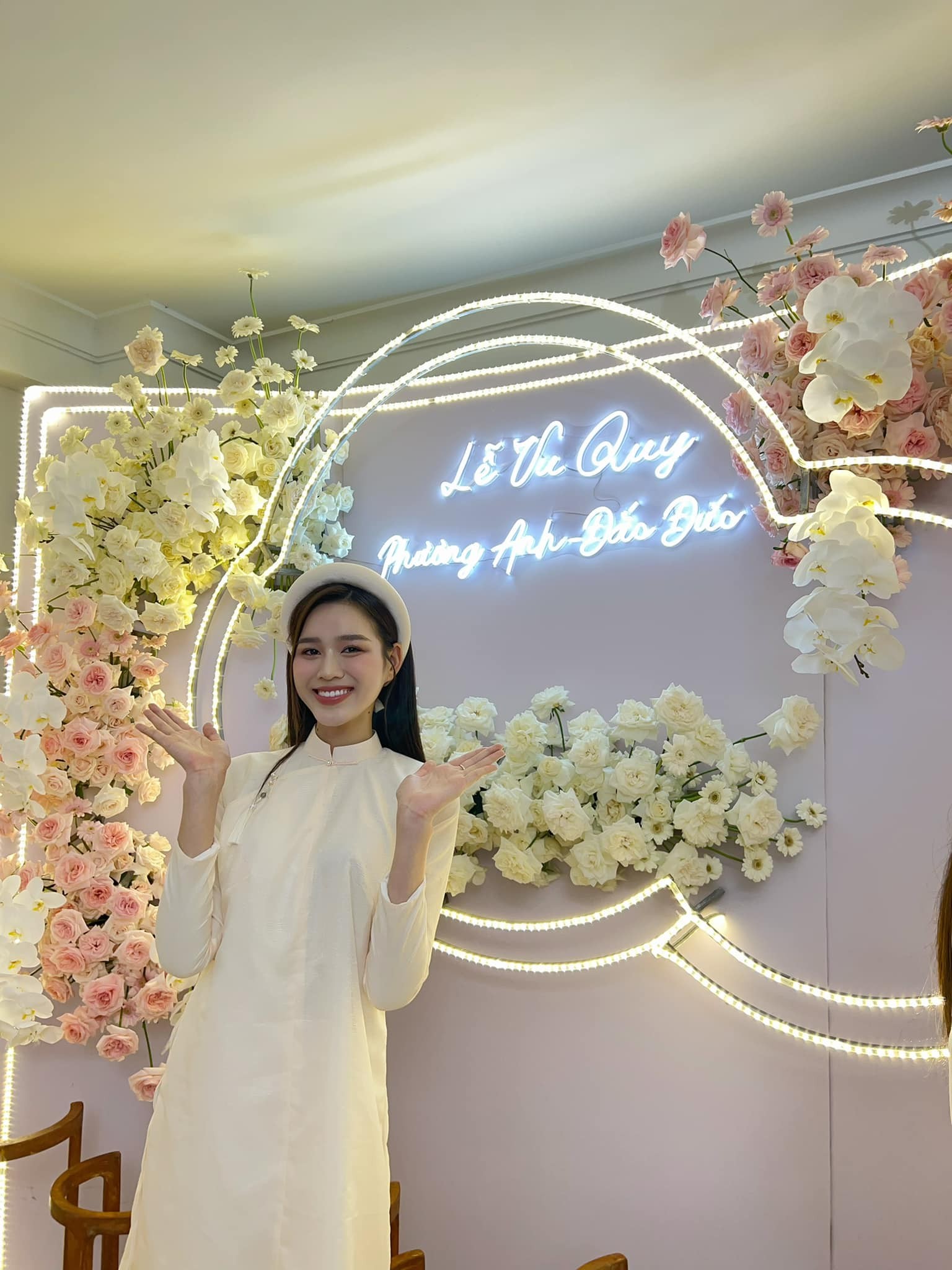 Video: Đỗ Thị Hà diện áo dài nền nã tại đám hỏi Á hậu Phương Anh, visual trong veo gây thương nhớ - Ảnh 5 Video: Đỗ Thị Hà diện áo dài nền nã tại đám hỏi Á hậu Phương Anh, visual trong veo gây thương nhớ - Ảnh 5