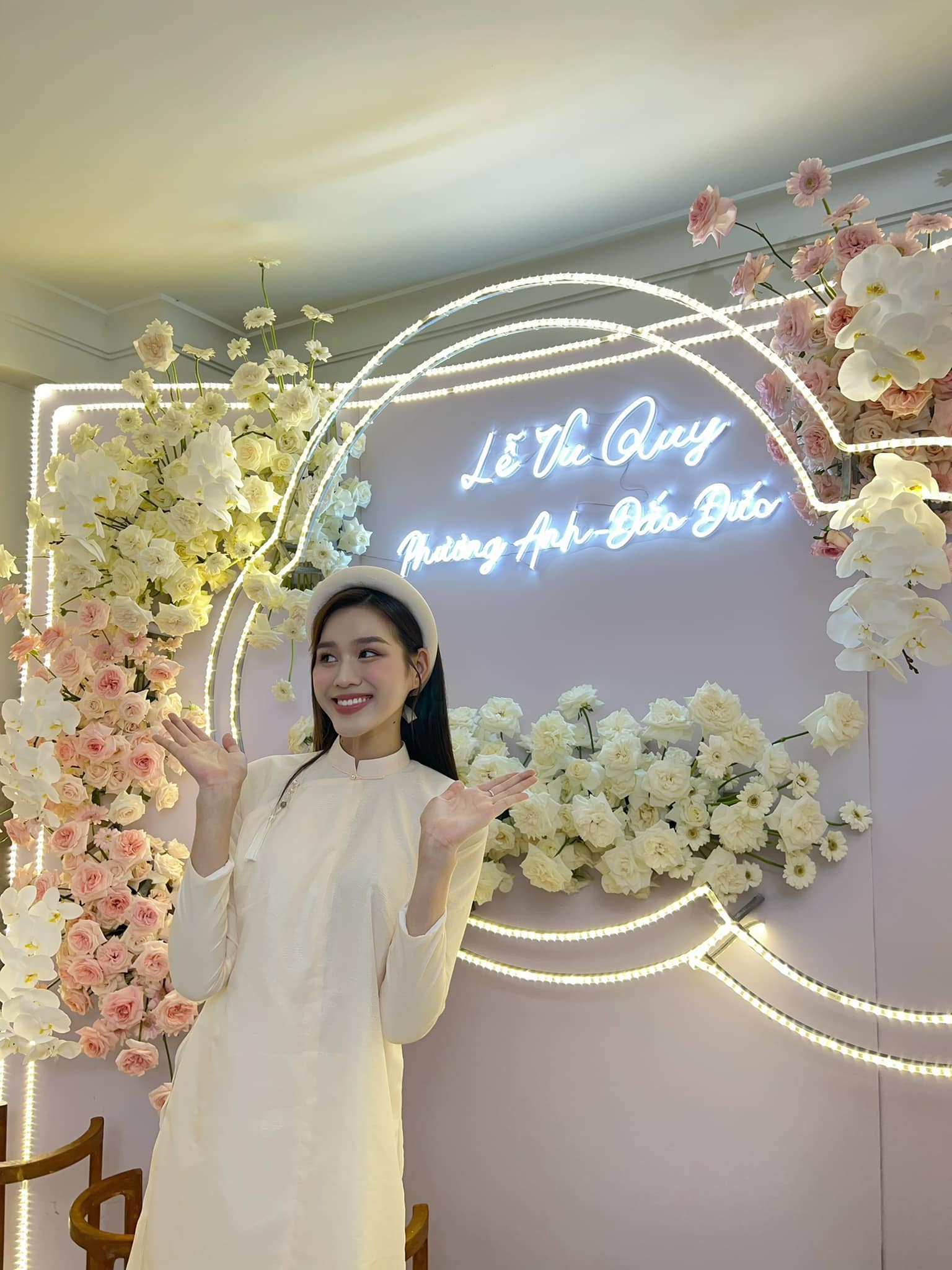 Video: Đỗ Thị Hà diện áo dài nền nã tại đám hỏi Á hậu Phương Anh, visual trong veo gây thương nhớ - Ảnh 6 Video: Đỗ Thị Hà diện áo dài nền nã tại đám hỏi Á hậu Phương Anh, visual trong veo gây thương nhớ - Ảnh 6