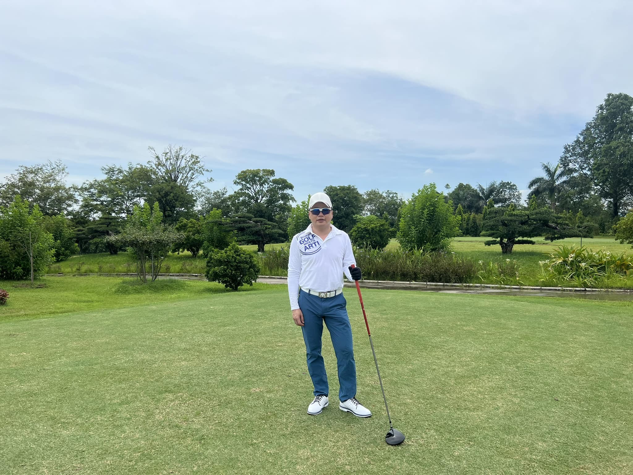 Hình ảnh mới nhất trên trang cá nhân của Shark Bình