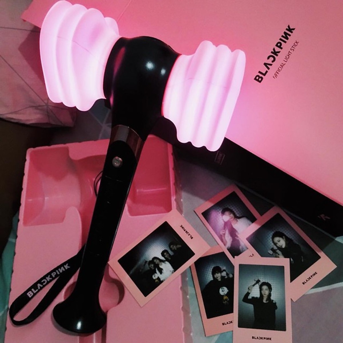 Lightstick hình búa hồng đen - Hammer Bong 'sốt hàng' những ngày qua Lightstick hình búa hồng đen - Hammer Bong 'sốt hàng' những ngày qua 
