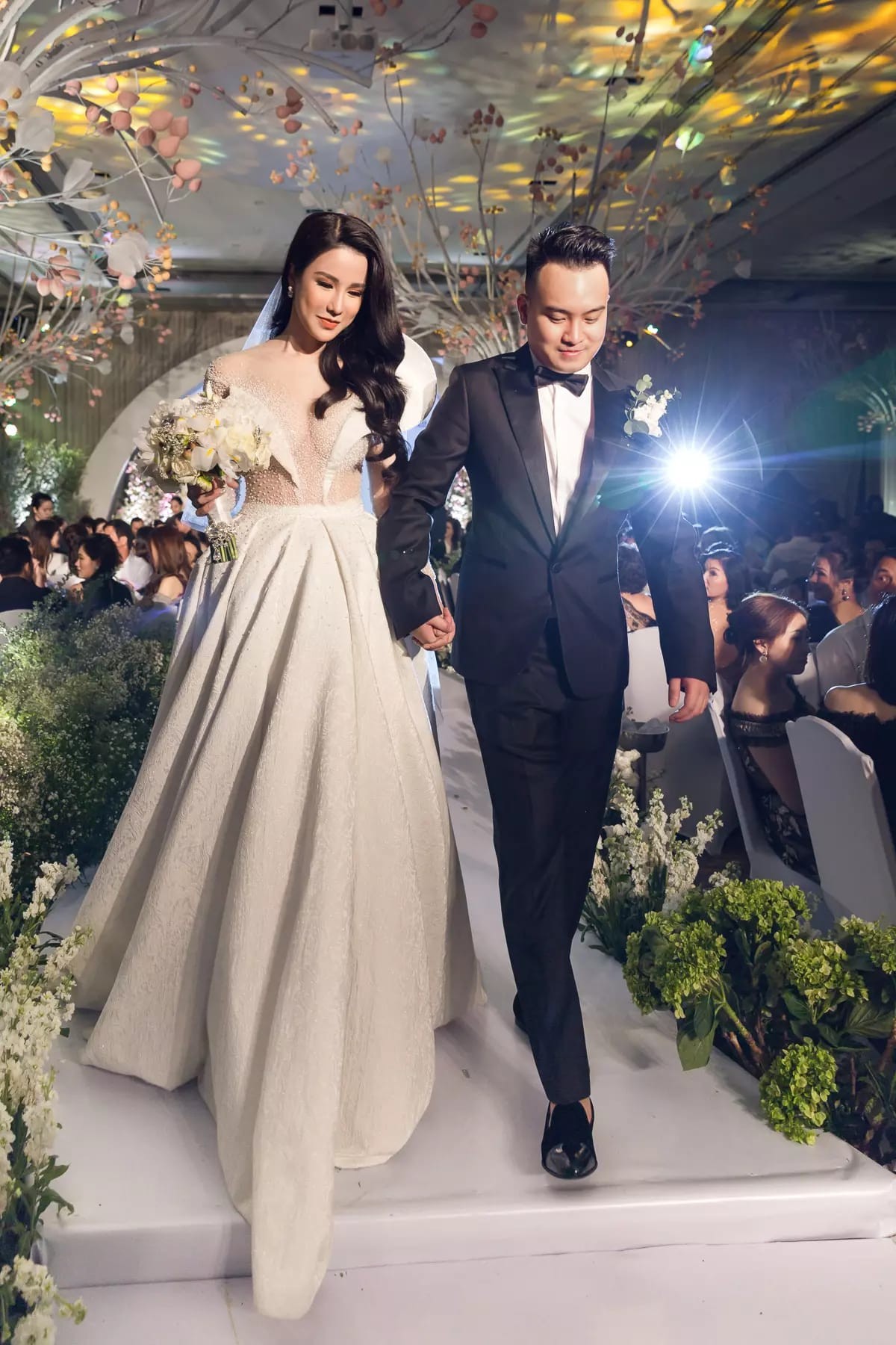 Ồn ào hậu ly hôn của Diệp Lâm Anh và thiếu gia Nghiêm Đức khiến mạng xã hội dậy sóng