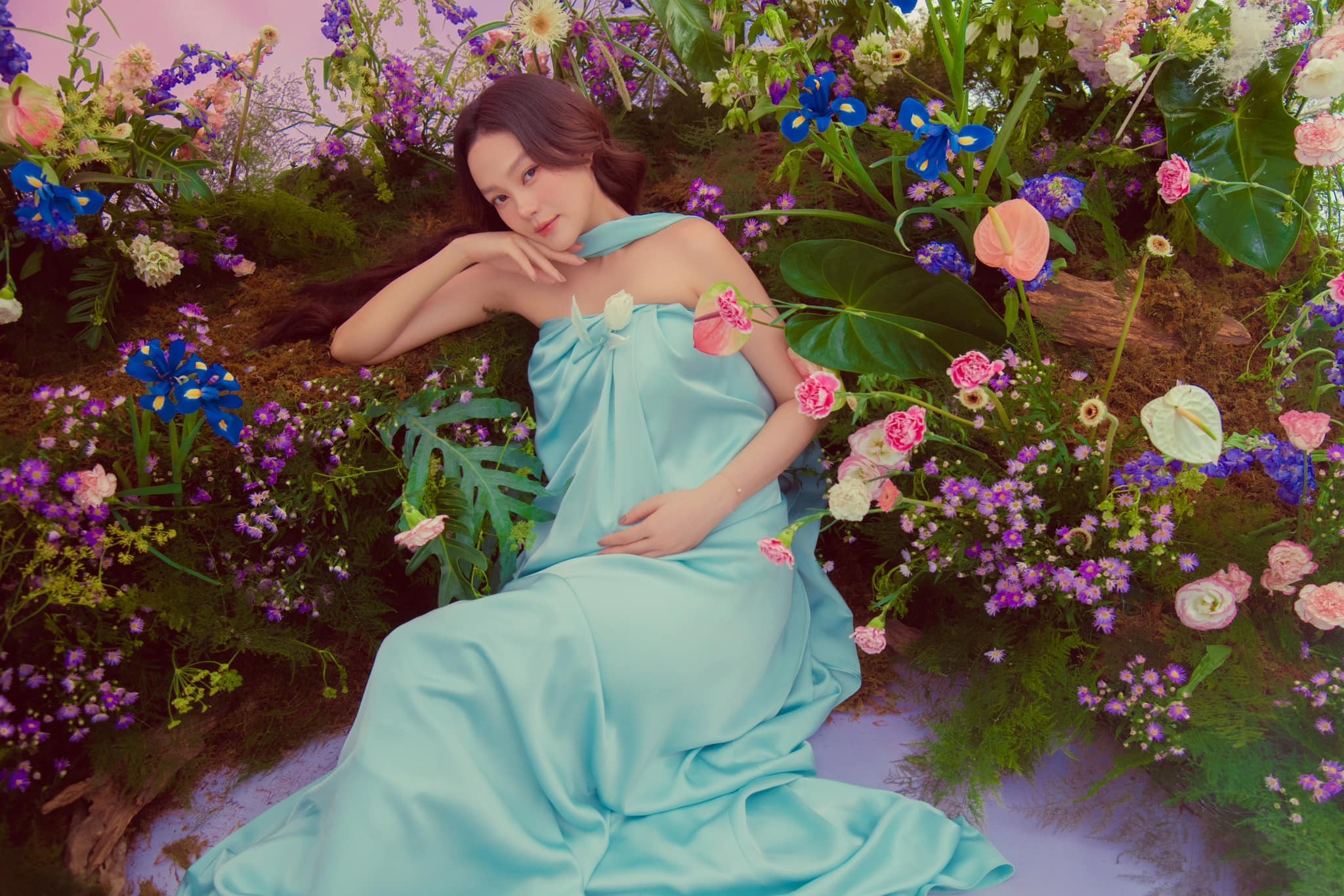 Lần đầu làm mẹ, Minh Hằng khó tránh khỏi những bỡ ngỡ