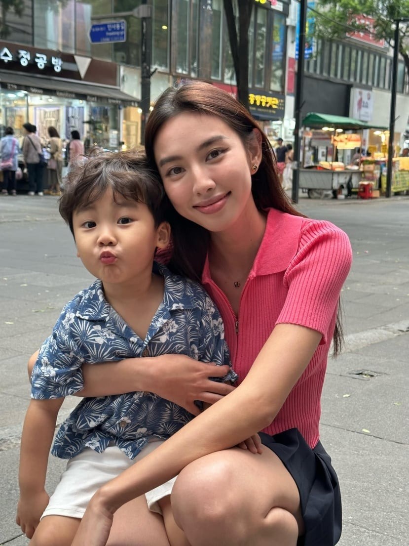 Nàng hậu thường xuyên gặp gỡ 'gia đình Bo thúi' Nàng hậu thường xuyên gặp gỡ 'gia đình Bo thúi'