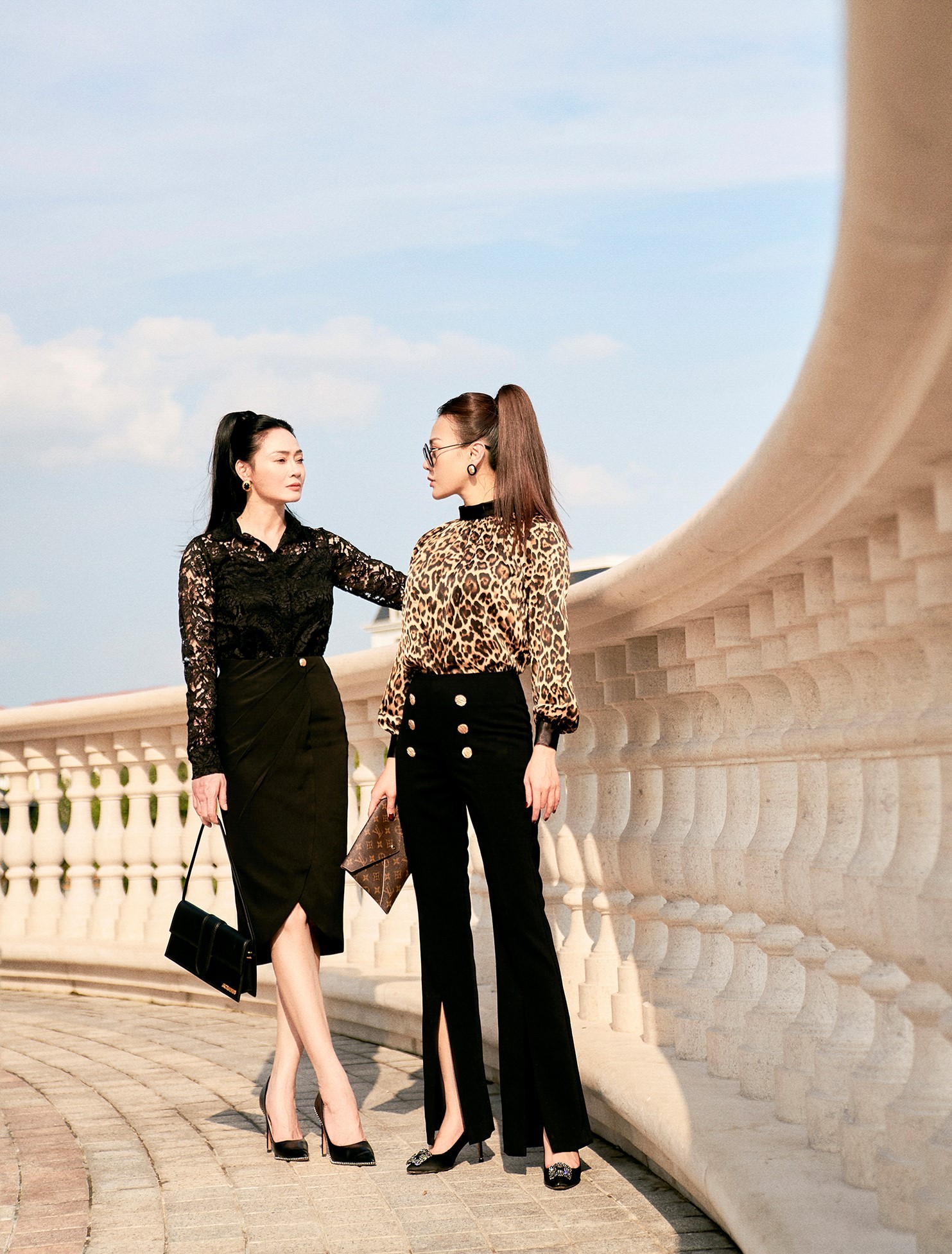 Phương Oanh chia sẻ loạt ảnh chụp cùng diễn viên Quách Thu Phương