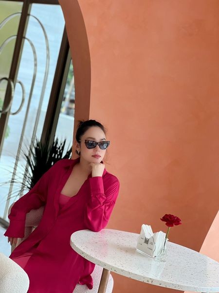 Minh Hằng thường xuyên lân la quán xá những tháng cuối thai kỳ Minh Hằng thường xuyên lân la quán xá những tháng cuối thai kỳ
