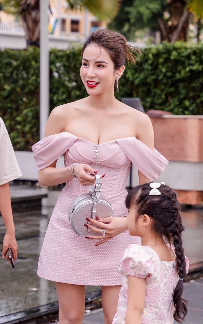 Hình ảnh mới nhất của Diệp Lâm Anh Hình ảnh mới nhất của Diệp Lâm Anh