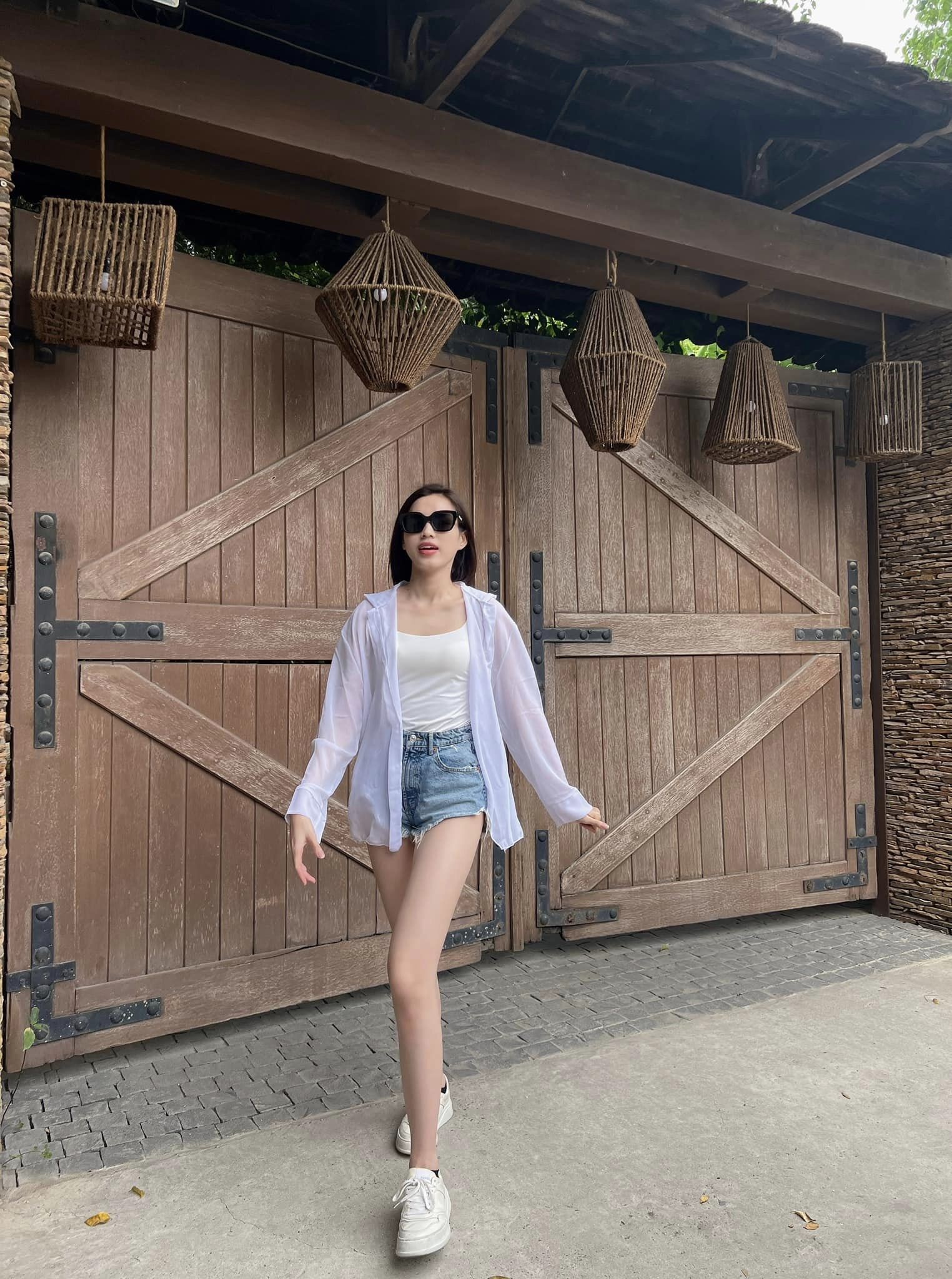 Đỗ Thị Hà là mỹ nhân sở hữu đôi chân tựa 'kiếm Nhật' 1,11m