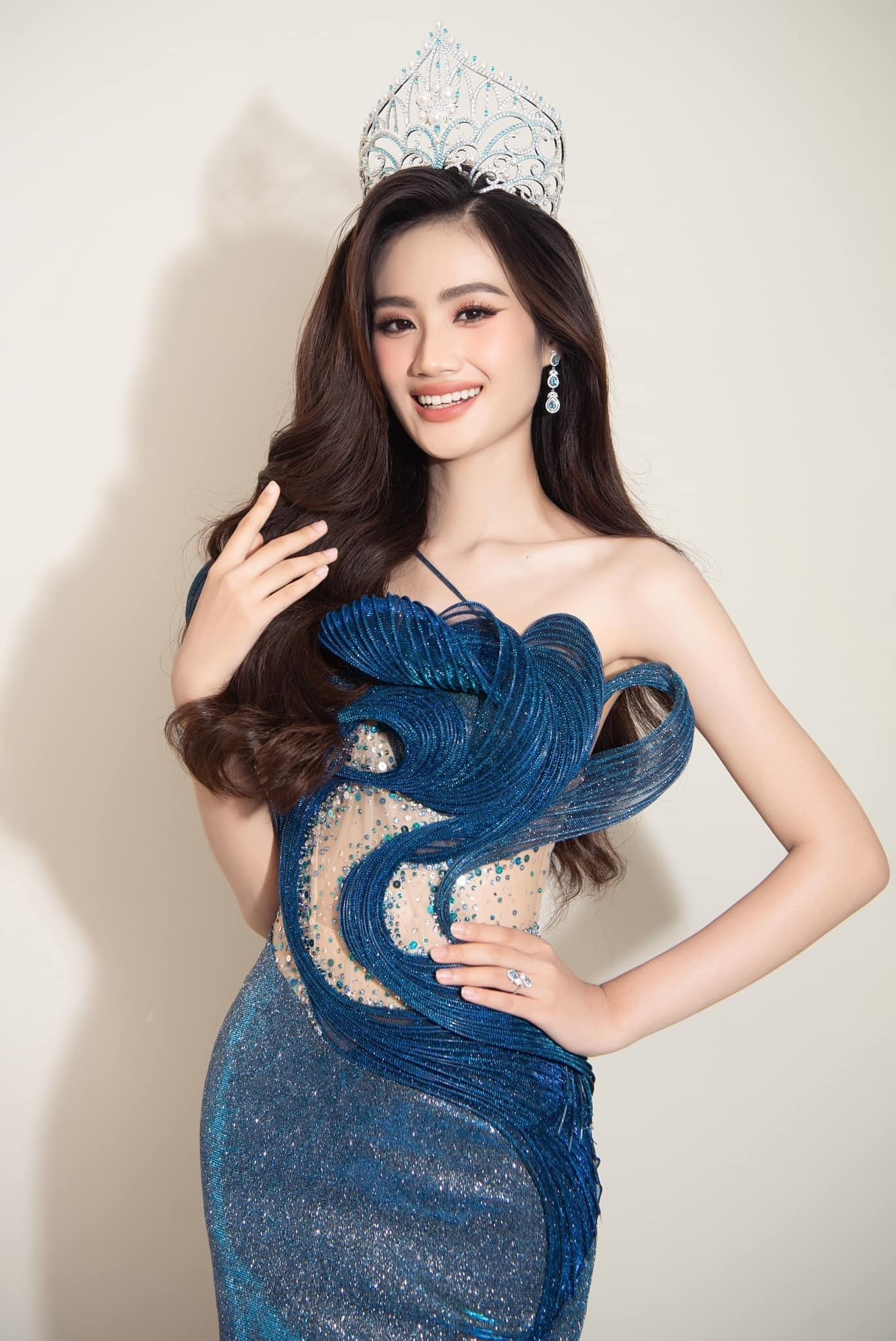 Tân Miss World Vietnam 2023 - Huỳnh Trần Ý Nhi trở thành tâm điểm dư luận nhiều ngày qua vì ồn ào 'vạ miệng' Tân Miss World Vietnam 2023 - Huỳnh Trần Ý Nhi trở thành tâm điểm dư luận nhiều ngày qua vì ồn ào 'vạ miệng'