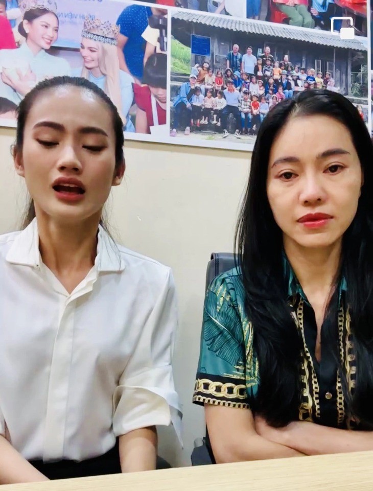 Ý Nhi cùng bà Phạm Kim Dung - Trưởng BGK Miss World Vietnam 2023 livestream nói về loạt lùm xùm Ý Nhi cùng bà Phạm Kim Dung - Trưởng BGK Miss World Vietnam 2023 livestream nói về loạt lùm xùm 