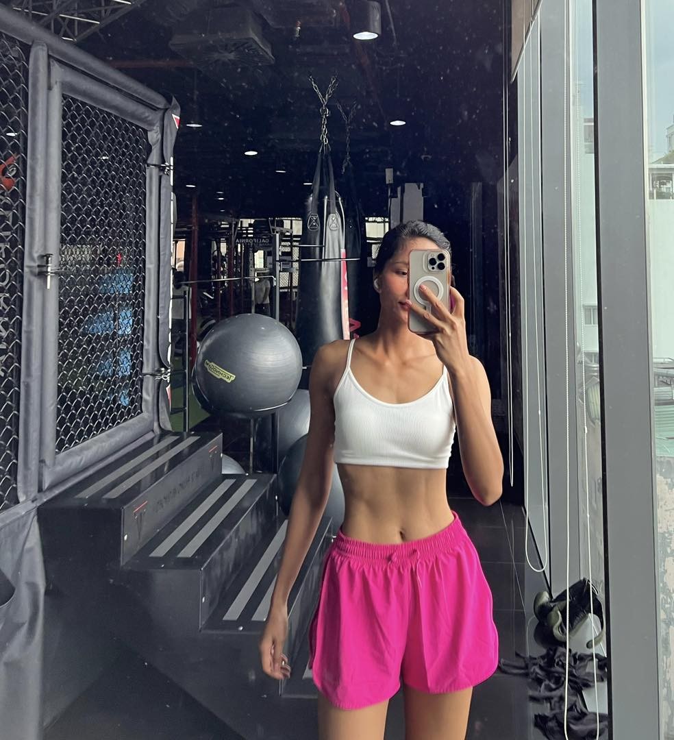 Trang phục tập luyện hàng ngày cũng được nàng hậu đầu tư