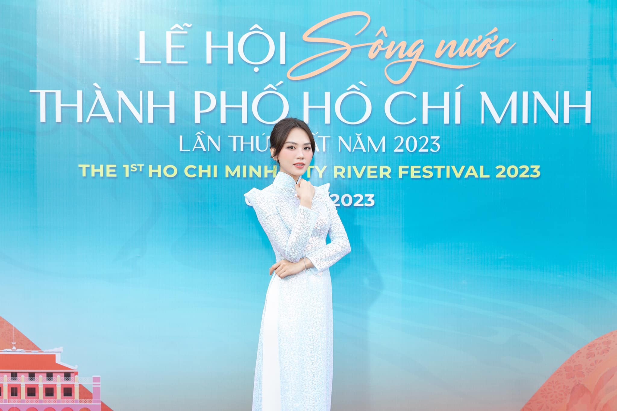 Mai Phương khoe vẻ quốc sắc thiên hương khi diện áo dài