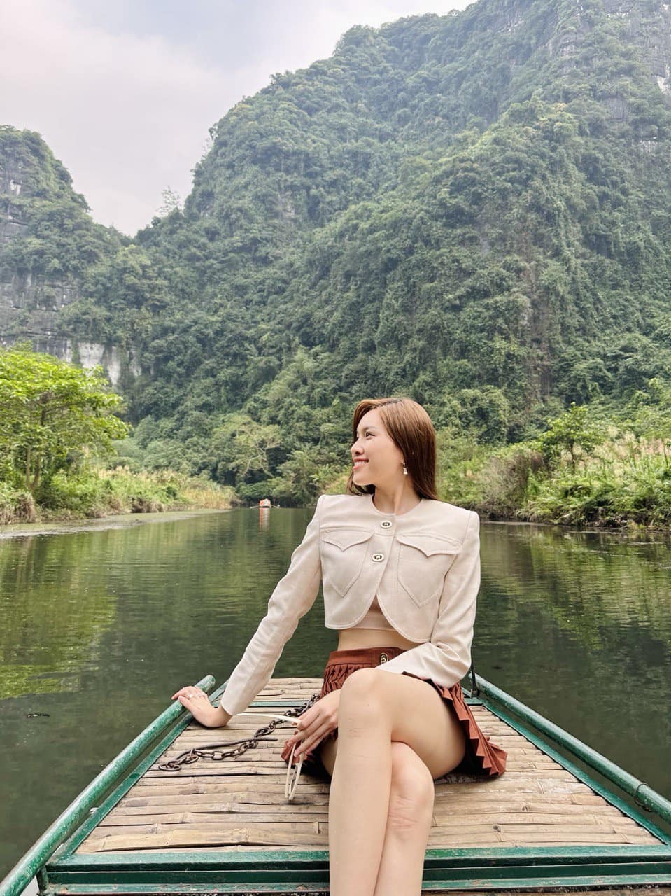 Thiết kế tôn đôi chân dài 'đắt giá' Thiết kế tôn đôi chân dài 'đắt giá'
