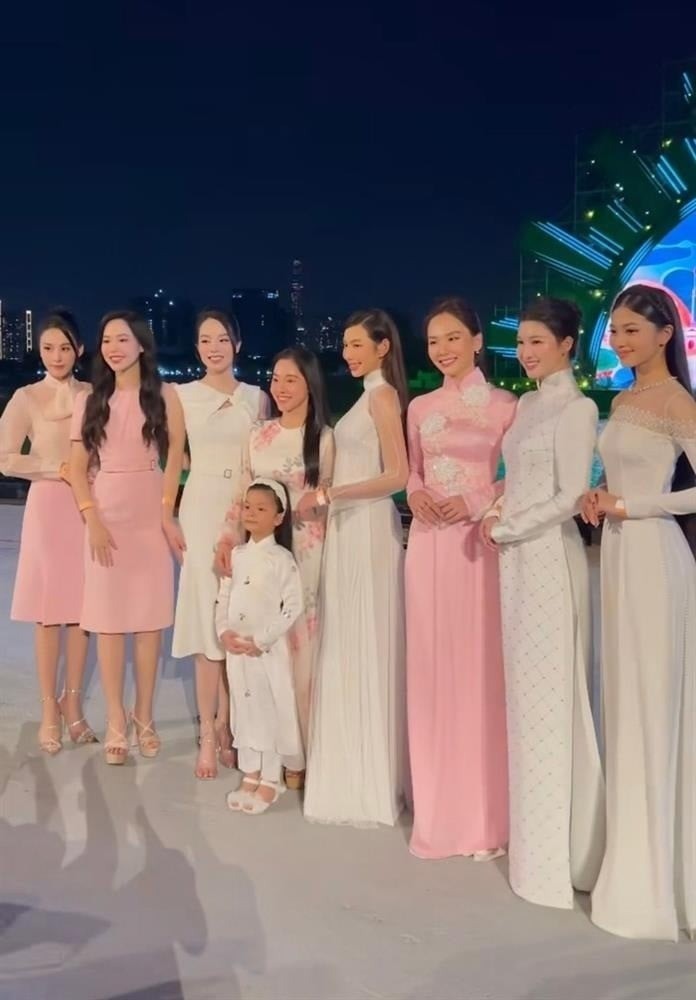Ý Nhi vắng bóng ở sự kiện trước đó Ý Nhi vắng bóng ở sự kiện trước đó