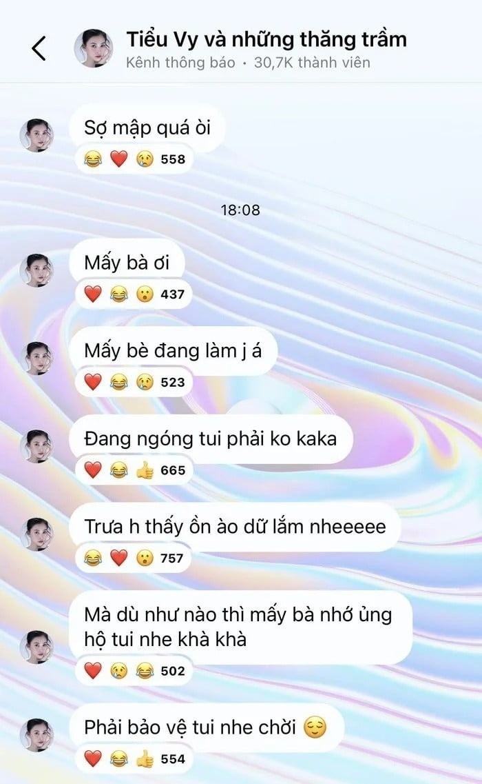 Tiểu Vy hy vọng được người hâm mộ ủng hộ và bảo vệ dù trong tương lai có xảy ra bất cứ tình huống nào Tiểu Vy hy vọng được người hâm mộ ủng hộ và bảo vệ dù trong tương lai có xảy ra bất cứ tình huống nào