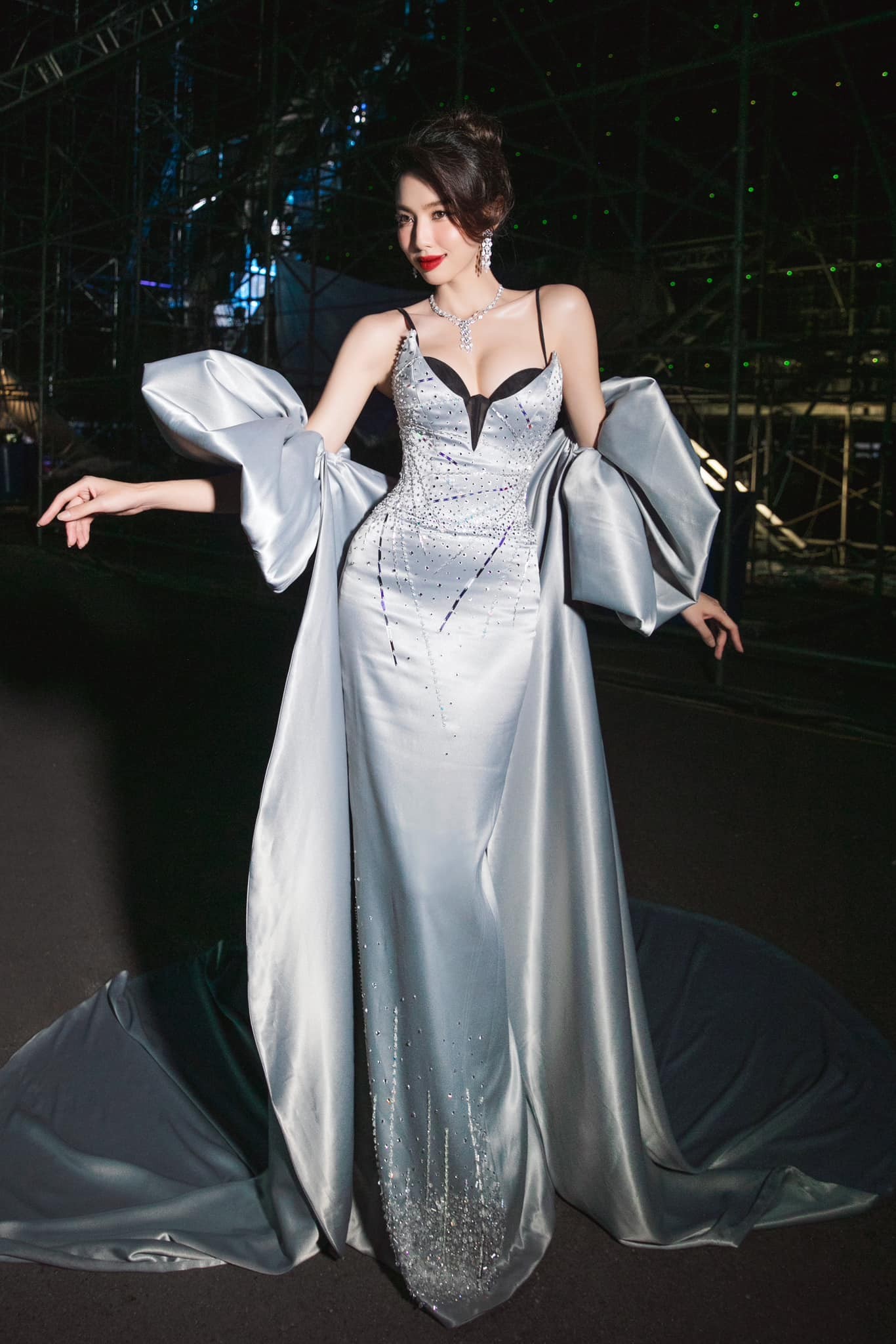 Thùy Tiên được khen kinh diễm như một nữ hoàng tại Chung kết Miss World Vietnam 2023