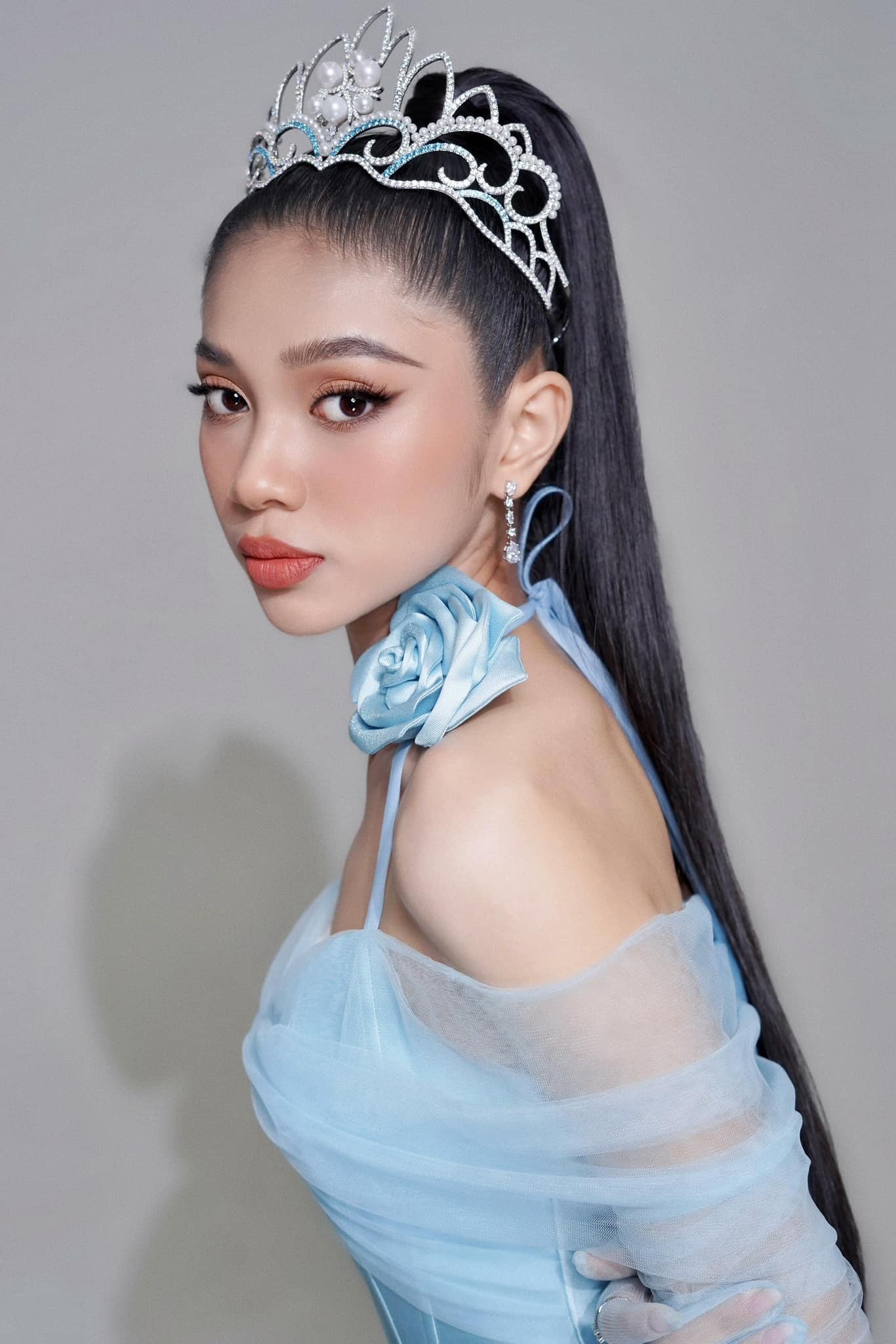 Huỳnh Minh Kiên - Á hậu 2 Miss World Vietnam 2023 được ví như công chúa nhờ nhan sắc ấn tượng Huỳnh Minh Kiên - Á hậu 2 Miss World Vietnam 2023 được ví như công chúa nhờ nhan sắc ấn tượng 