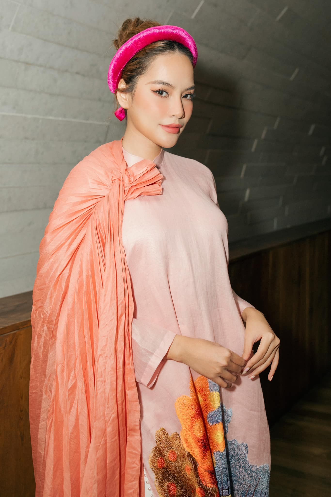 Lê Hoàng Phương trả lời phỏng vấn cực khéo hậu đăng quang, làm rõ chuyện fan công kích bà Phạm Kim Dung - Ảnh 1