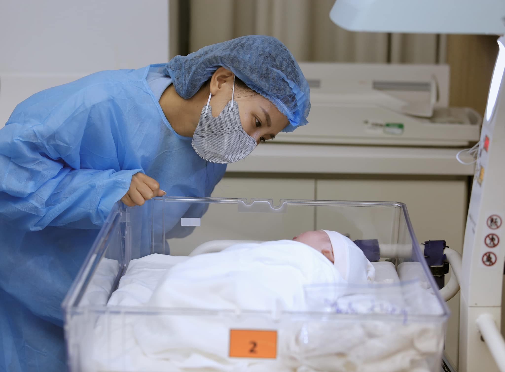 Một người thân chia sẻ hình ảnh bên quý tử nhà Minh Hằng Một người thân chia sẻ hình ảnh bên quý tử nhà Minh Hằng