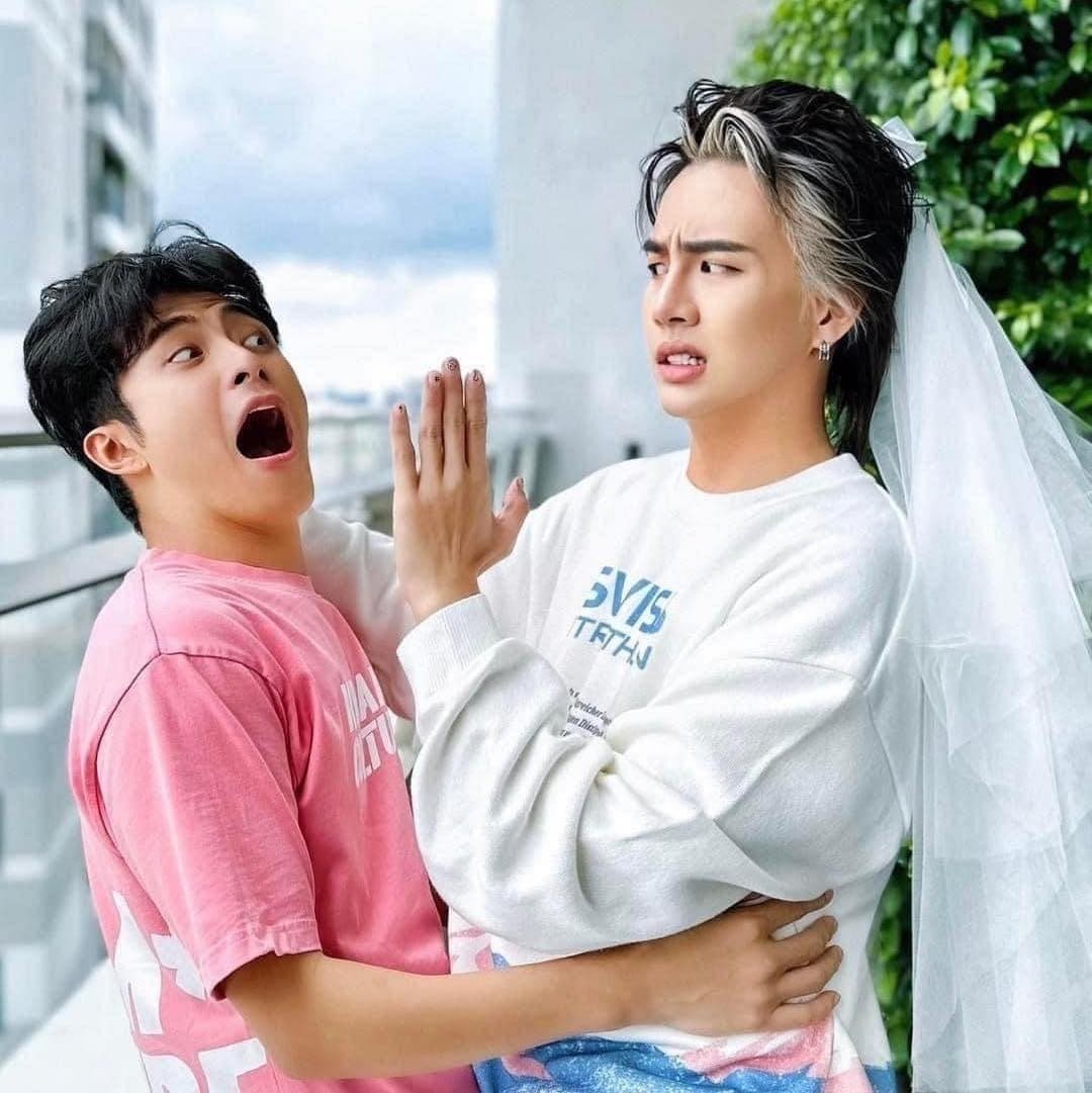Dàn sao Việt chia sẻ hình ảnh ghép đùa vui cặp đôi khiến dân tình bật cười Dàn sao Việt chia sẻ hình ảnh ghép đùa vui cặp đôi khiến dân tình bật cười