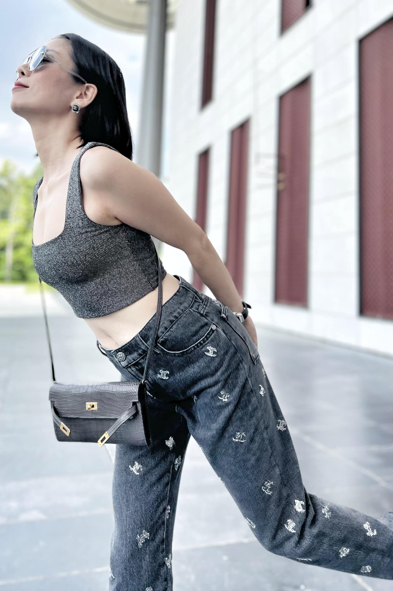 Lệ Quyên được khen trẻ như gái đôi mươi nhờ gu mặc năng động - Ảnh 9 Lệ Quyên được khen trẻ như gái đôi mươi nhờ gu mặc năng động - Ảnh 9