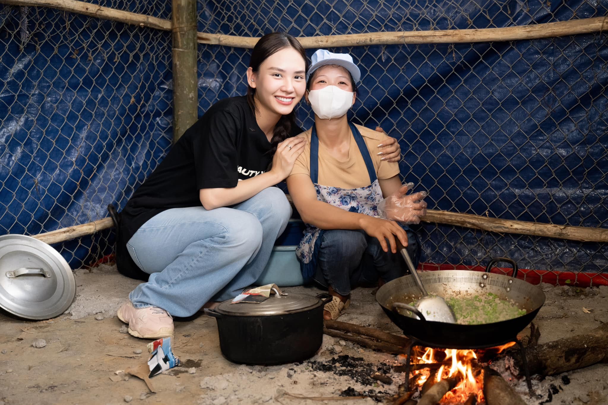Mai Phương bận rộn với các hoạt động thiện nguyện, 'ẵm điểm 10' trước thềm Miss World - Ảnh 1 Mai Phương bận rộn với các hoạt động thiện nguyện, 'ẵm điểm 10' trước thềm Miss World - Ảnh 1