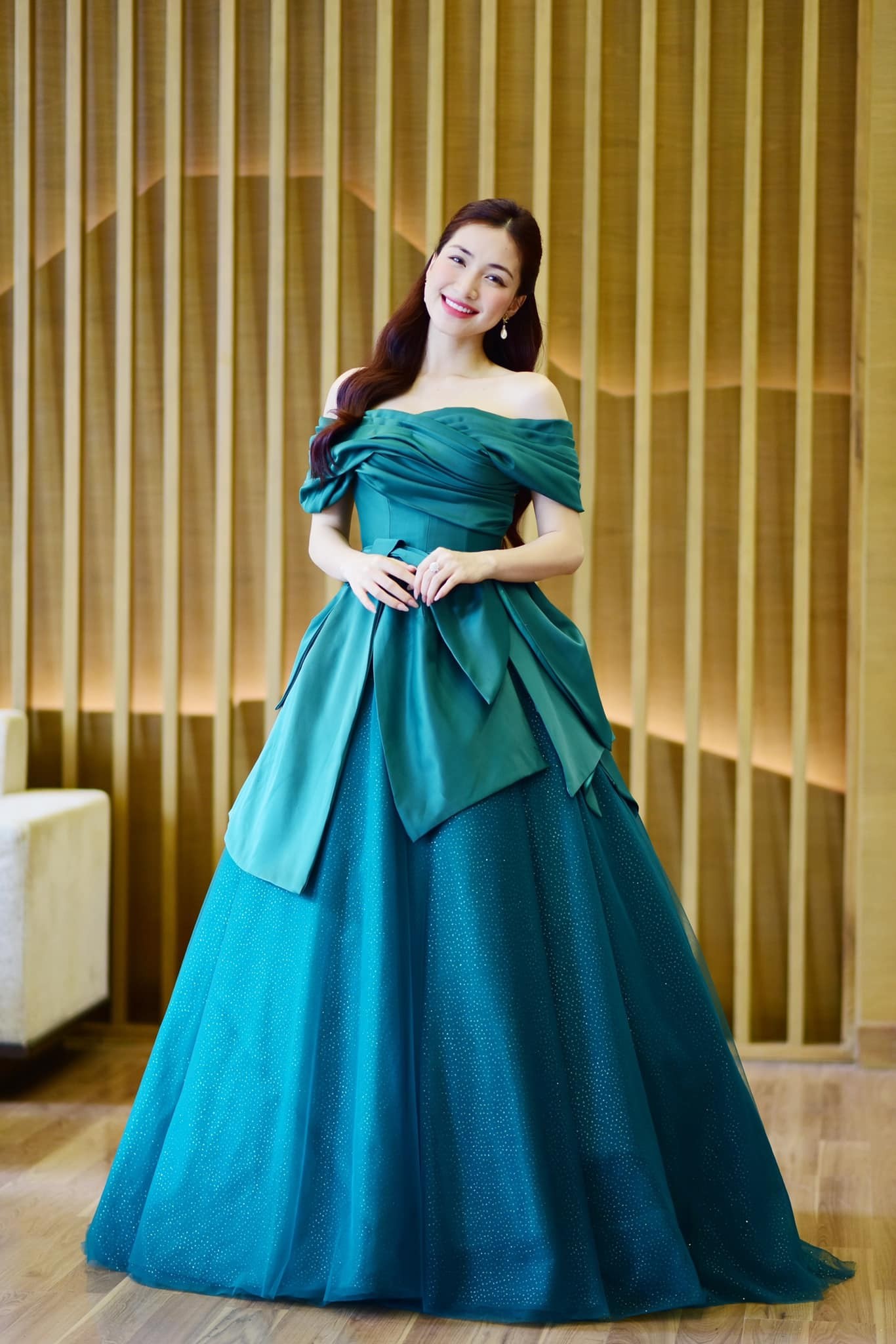 Hòa Minzy đọ sắc cùng 'thần tiên tỷ tỷ' Phương Nhi, khung hình gấp đôi visual  - Ảnh 1