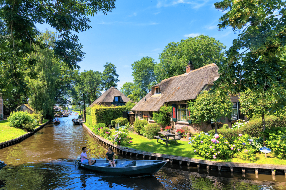 Làng Giethoorn ở Hà Lan đẹp như một bức tranh Làng Giethoorn ở Hà Lan đẹp như một bức tranh 