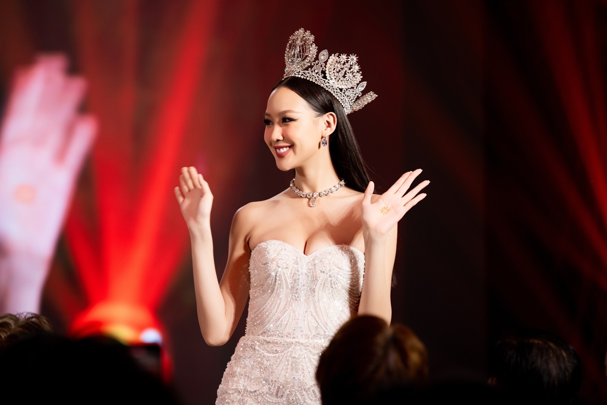 Bảo Ngọc tiếc nuối khi chưa thể đến nơi mình mong muốn trong suốt thời gian đương nhiệm Miss Intercontinental