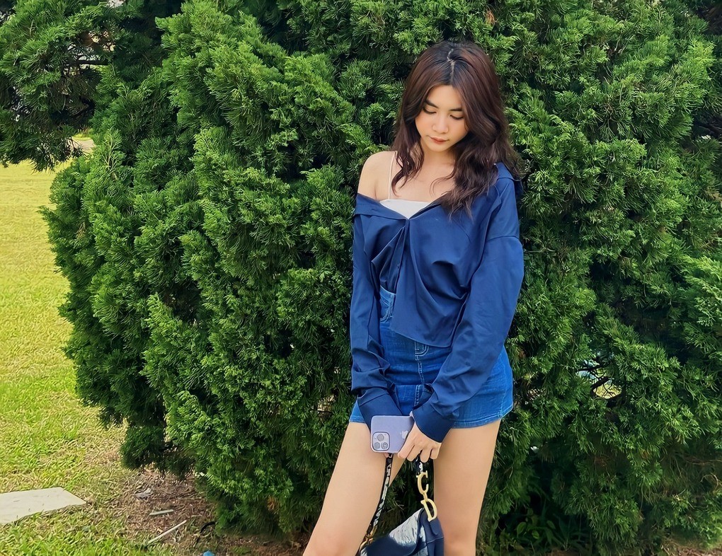 Hai ái nữ nhà Quyền Linh chuộng váy ngắn khoe chân dài như hoa hậu  - Ảnh 2