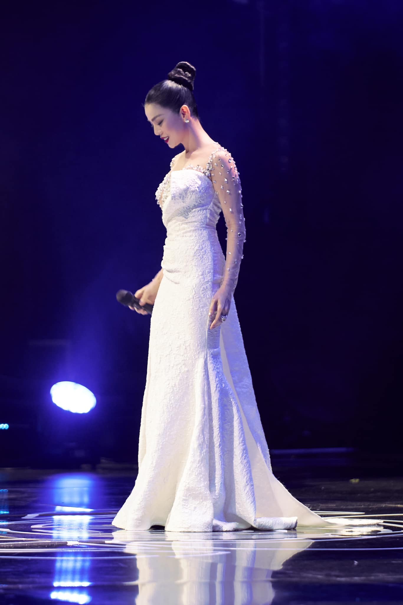 Qua ngưỡng 40, Lệ Quyên không ngại thay đổi hình tượng, không để bản thân một màu