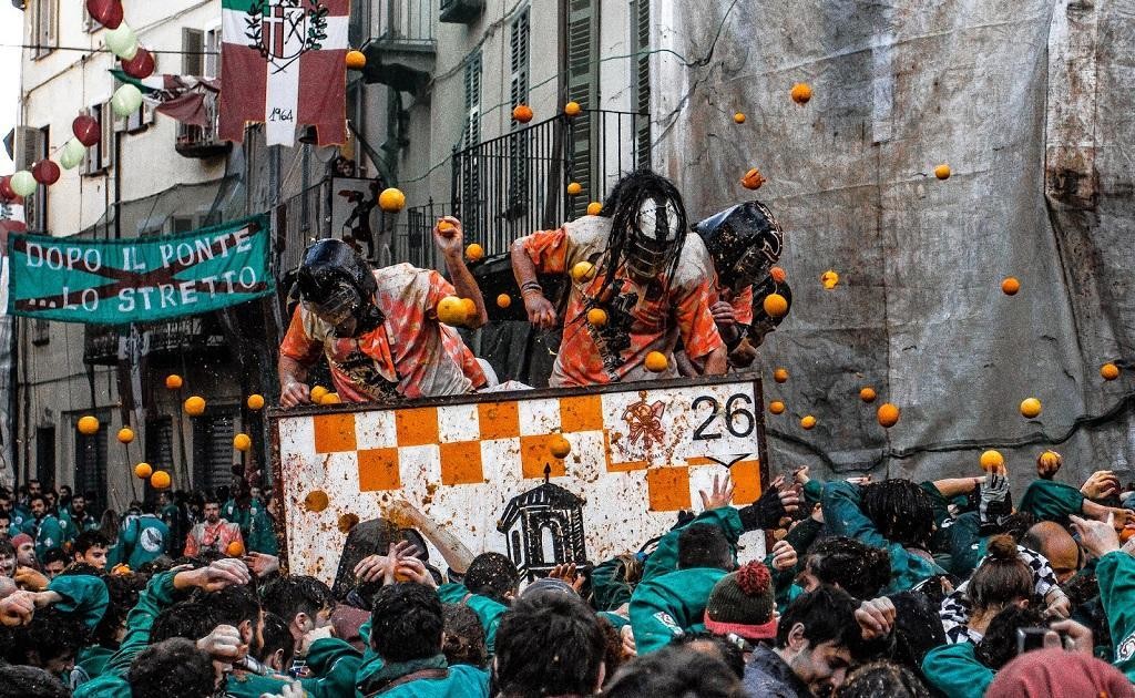 Lễ hội chọi cam