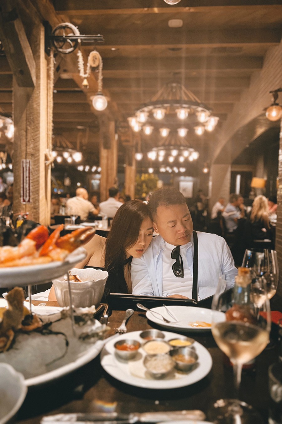 Phương Oanh gặp mặt hội dâu hào môn Hà thành, khí chất lẫn nhan sắc vợ Shark Bình có bị lấn át? - Ảnh 1