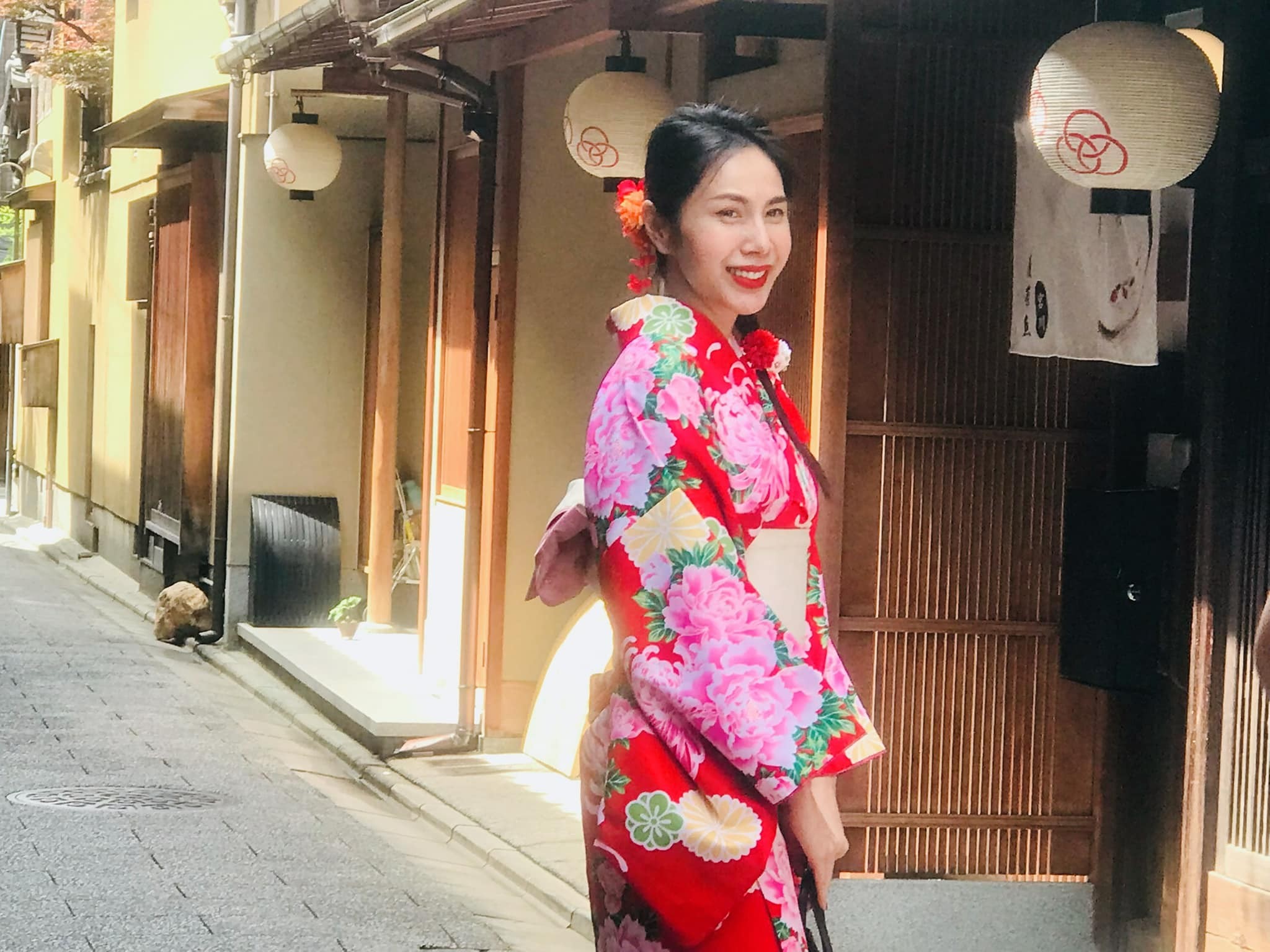 Bà xã Công Vinh dành nhiều thời gian để nghỉ ngơi, đi du lịch nước ngoài