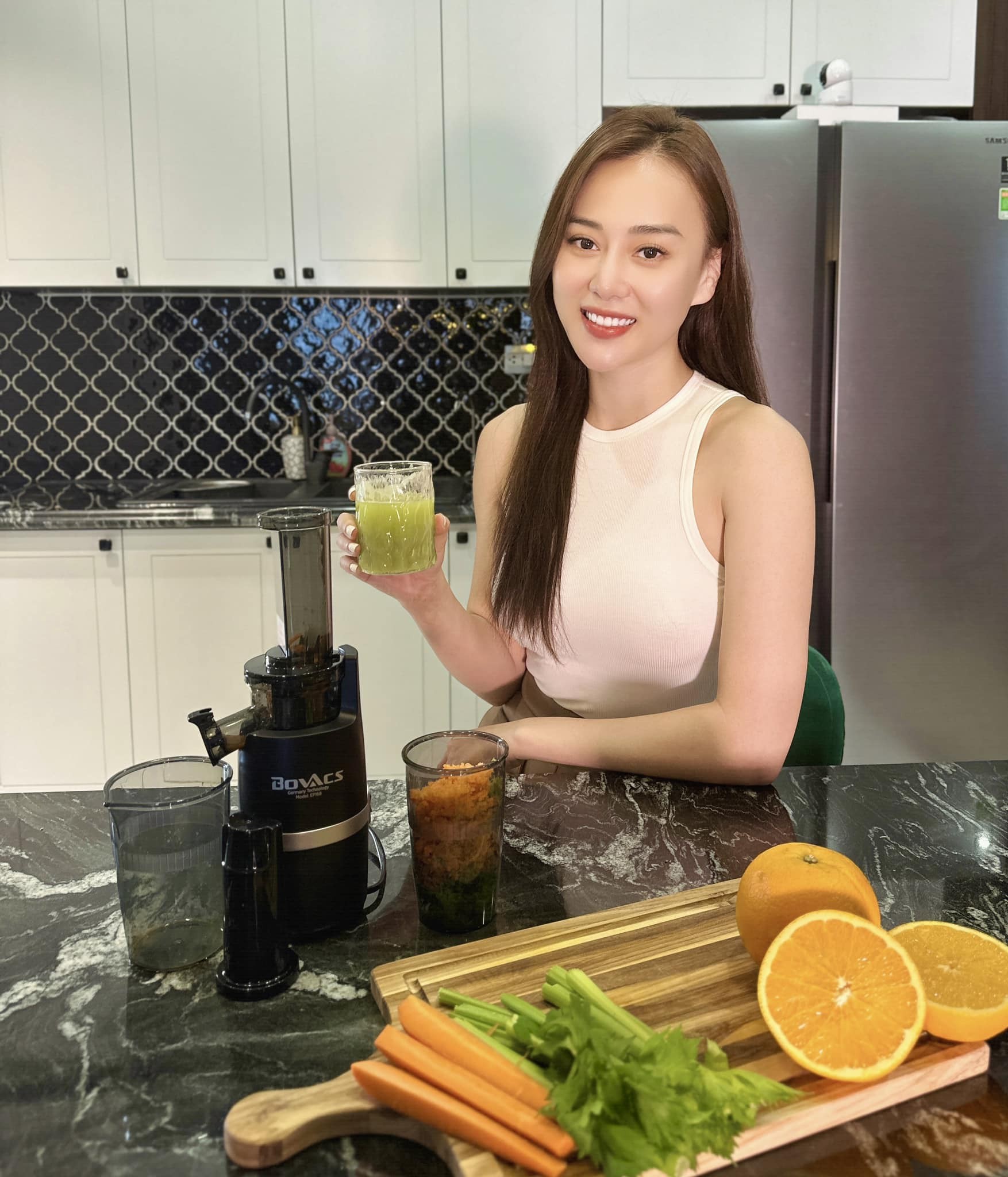 Phương Oanh chu toàn công việc nội trợ