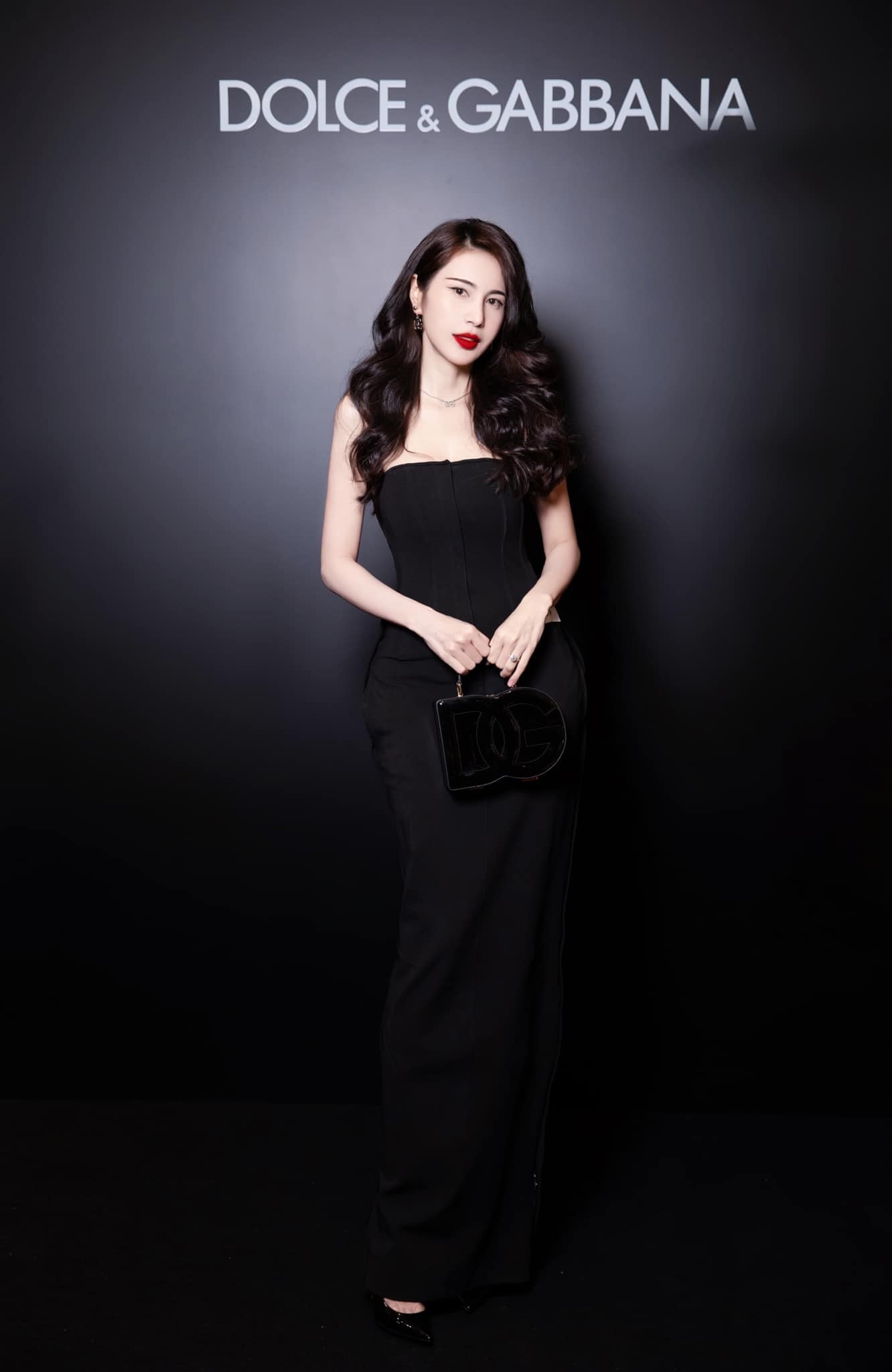 Thủy Tiên ngày càng thăng hạng diện mạo Thủy Tiên ngày càng thăng hạng diện mạo