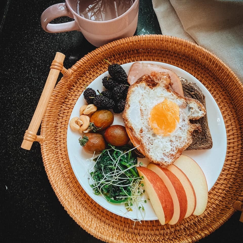 Bánh mì trứng là món ăn phổ biến vào buổi sáng cung cấp năng lượng và giúp cảm giác no lâu