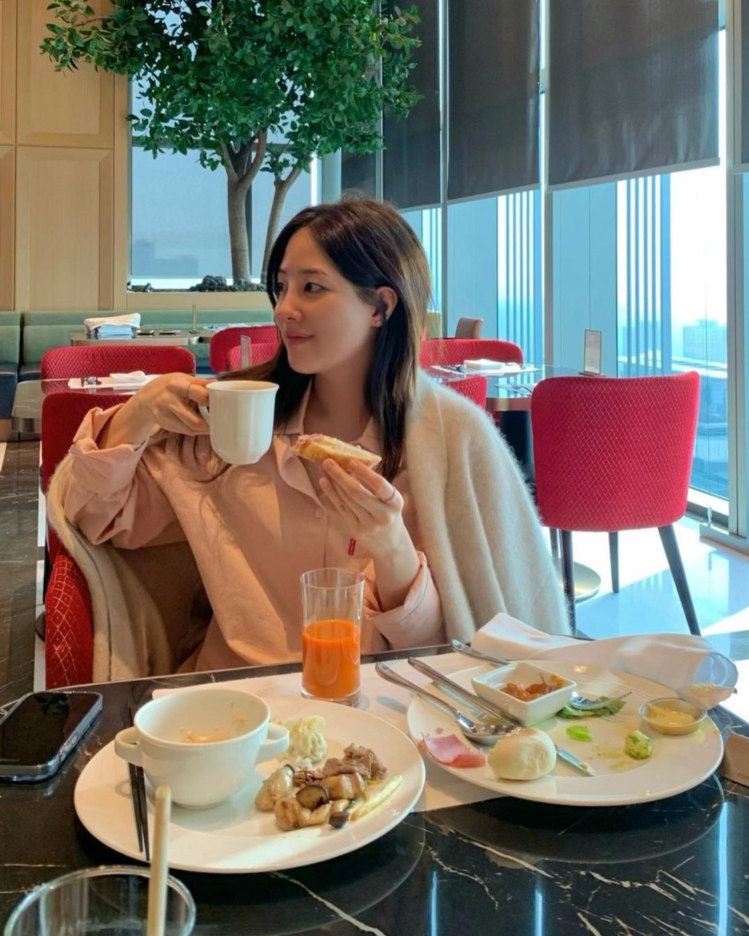 Không uống nước khi cảm thấy quá no