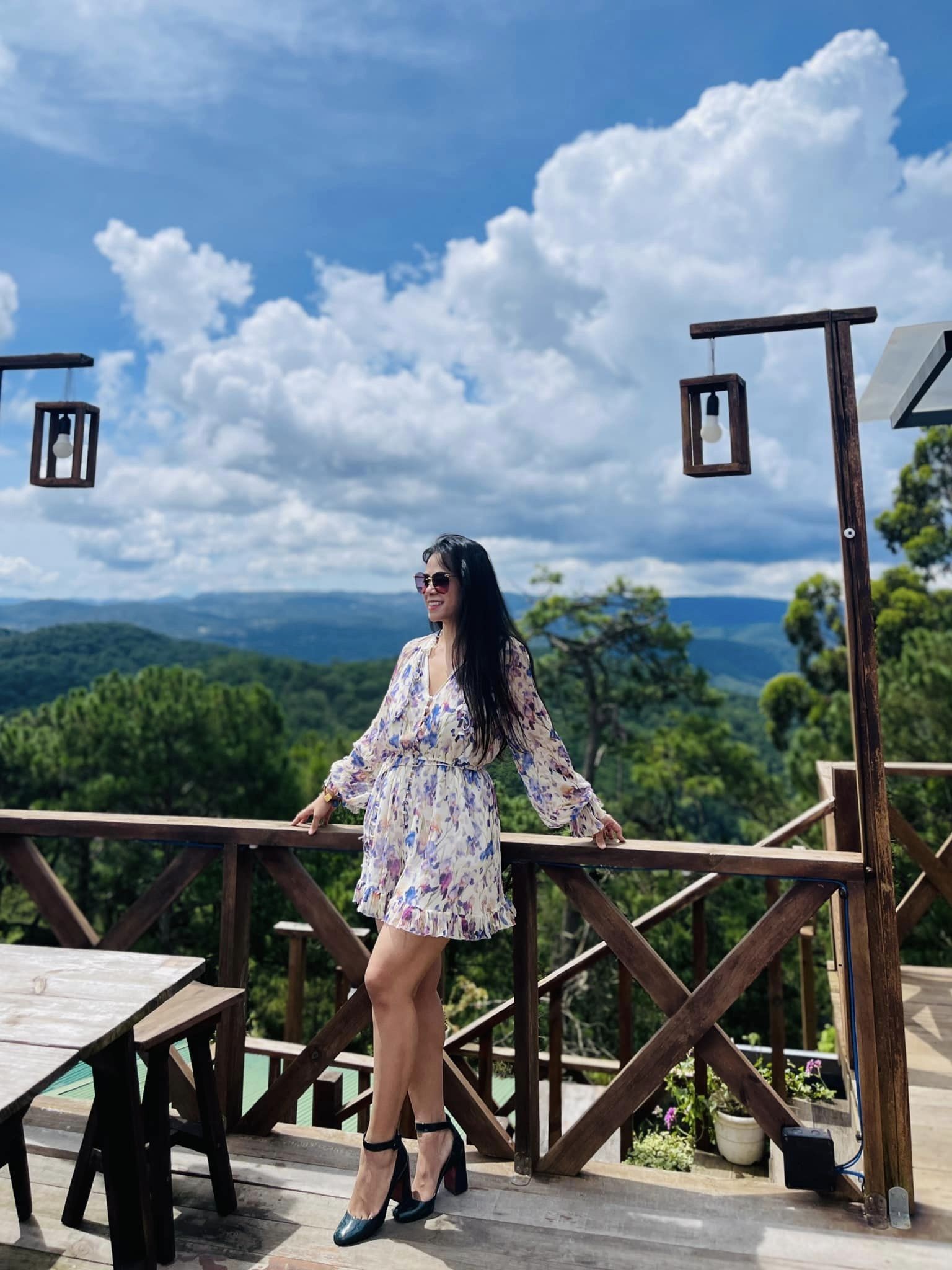 Bà Đào Lan Hương ngày càng trẻ hậu ly hôn Shark Bình, style đa dạng ở tuổi tứ tuần - Ảnh 2 Bà Đào Lan Hương ngày càng trẻ hậu ly hôn Shark Bình, style đa dạng ở tuổi tứ tuần - Ảnh 2
