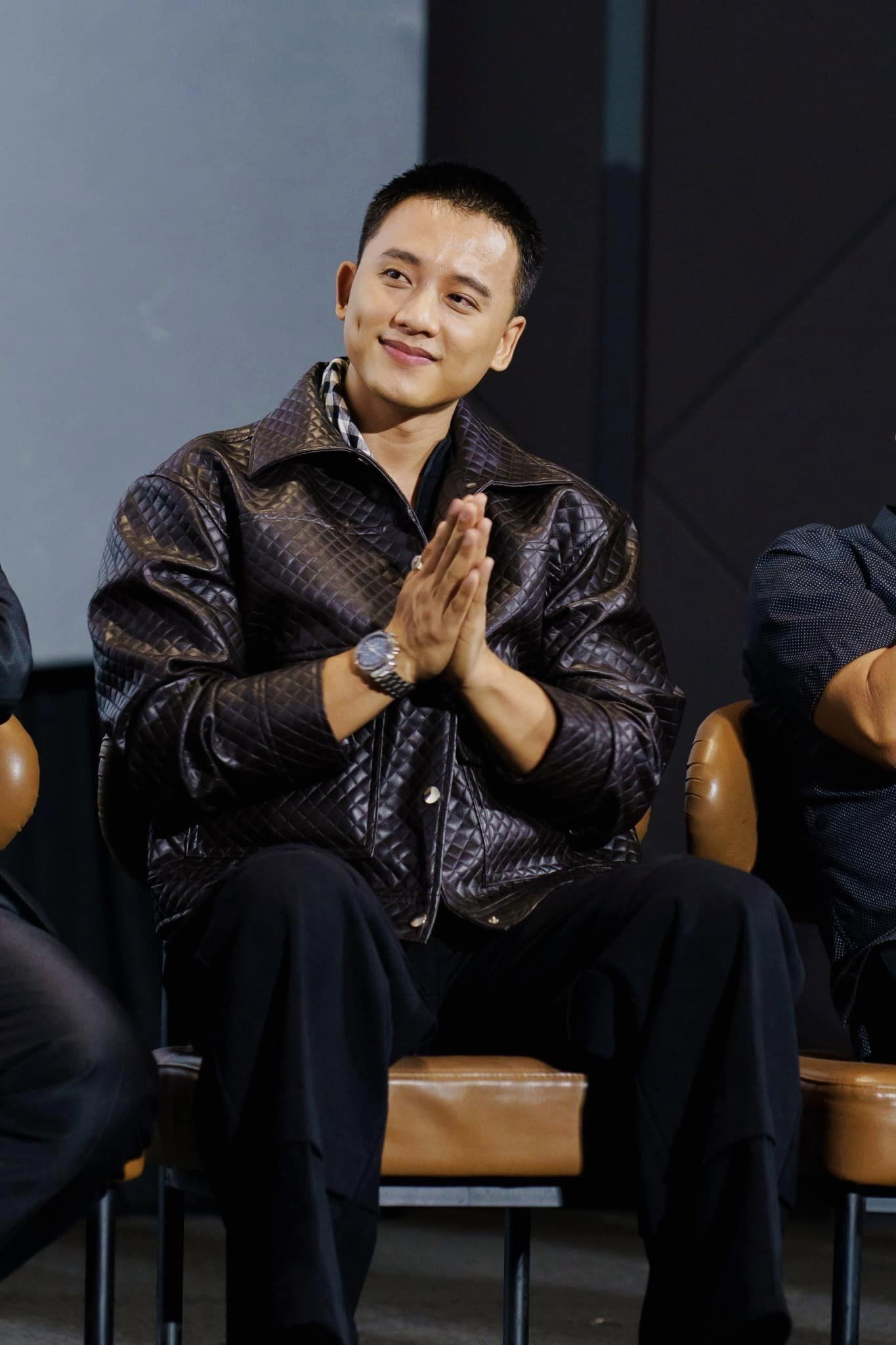 Mai Tài Phến nam tính, bảnh bao tại sự kiện