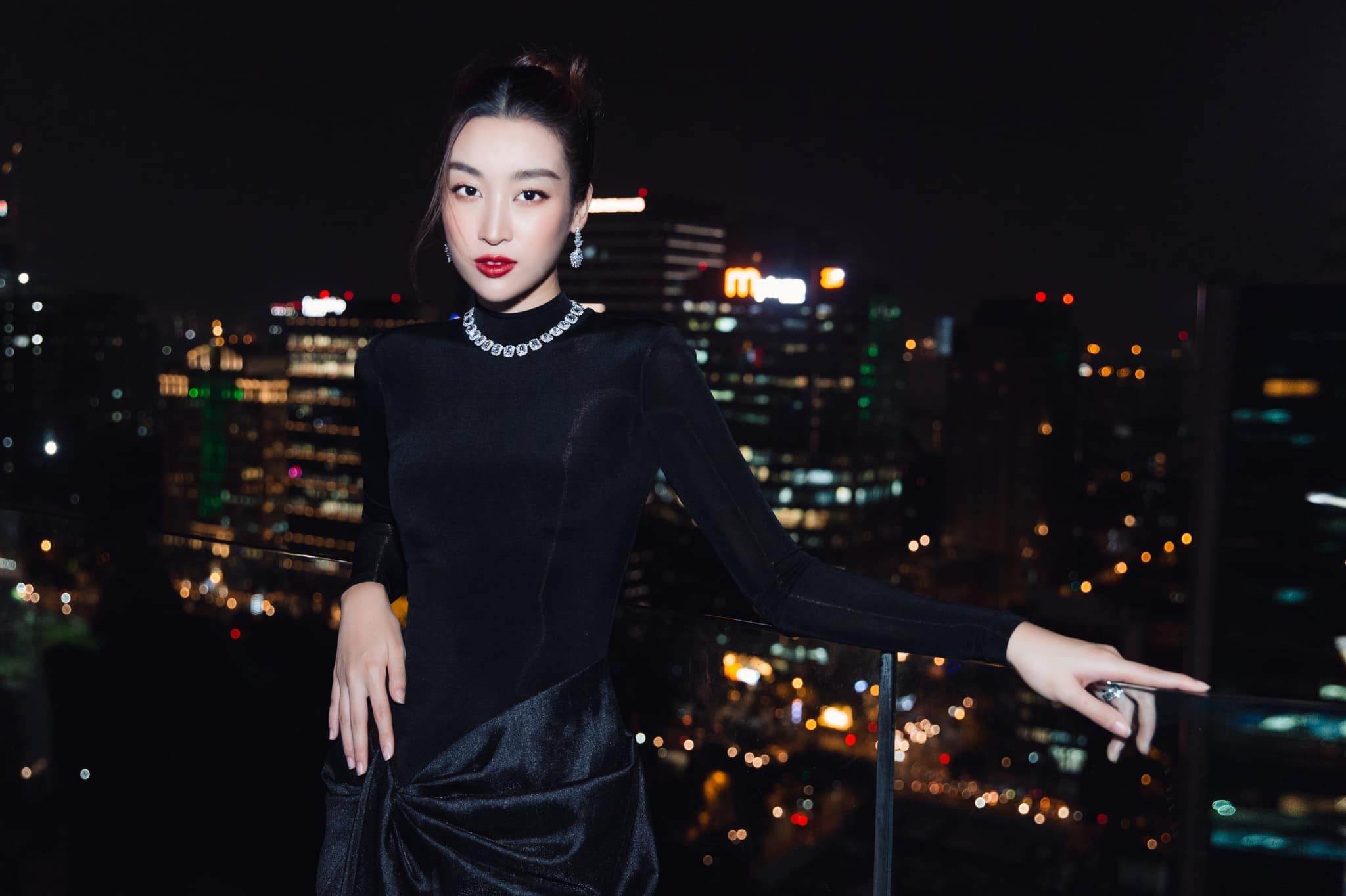 Sau gần 1 thập kỷ đăng quang, Đỗ Mỹ Linh hướng đến hình tượng thanh lịch