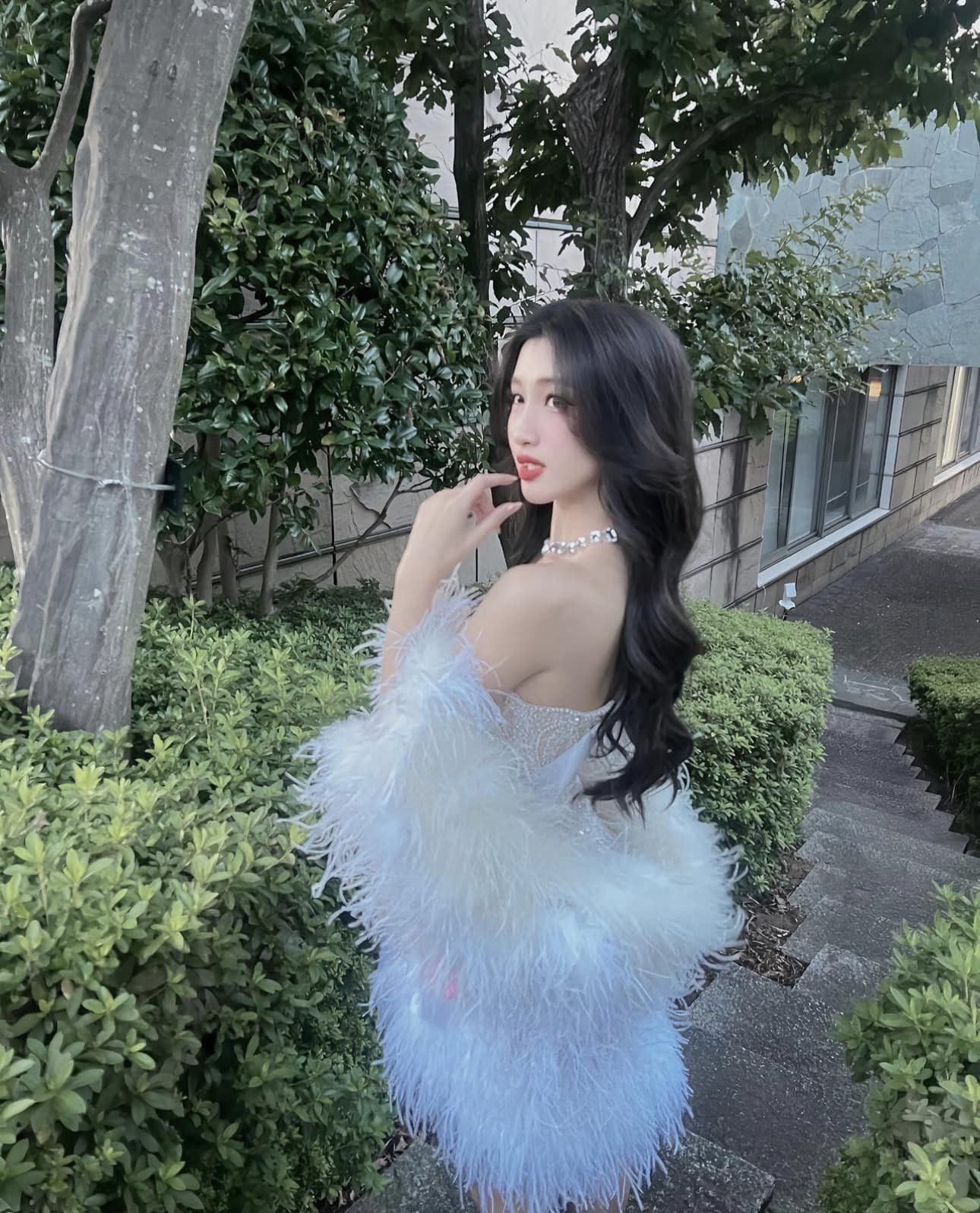 Mọi hoạt động của cuộc thi đều được Phương Nhi chia sẻ lên mạng xã hội