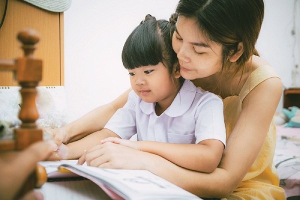Đọc sách để nâng cao khả năng nói và biểu đạt của trẻ Đọc sách để nâng cao khả năng nói và biểu đạt của trẻ
