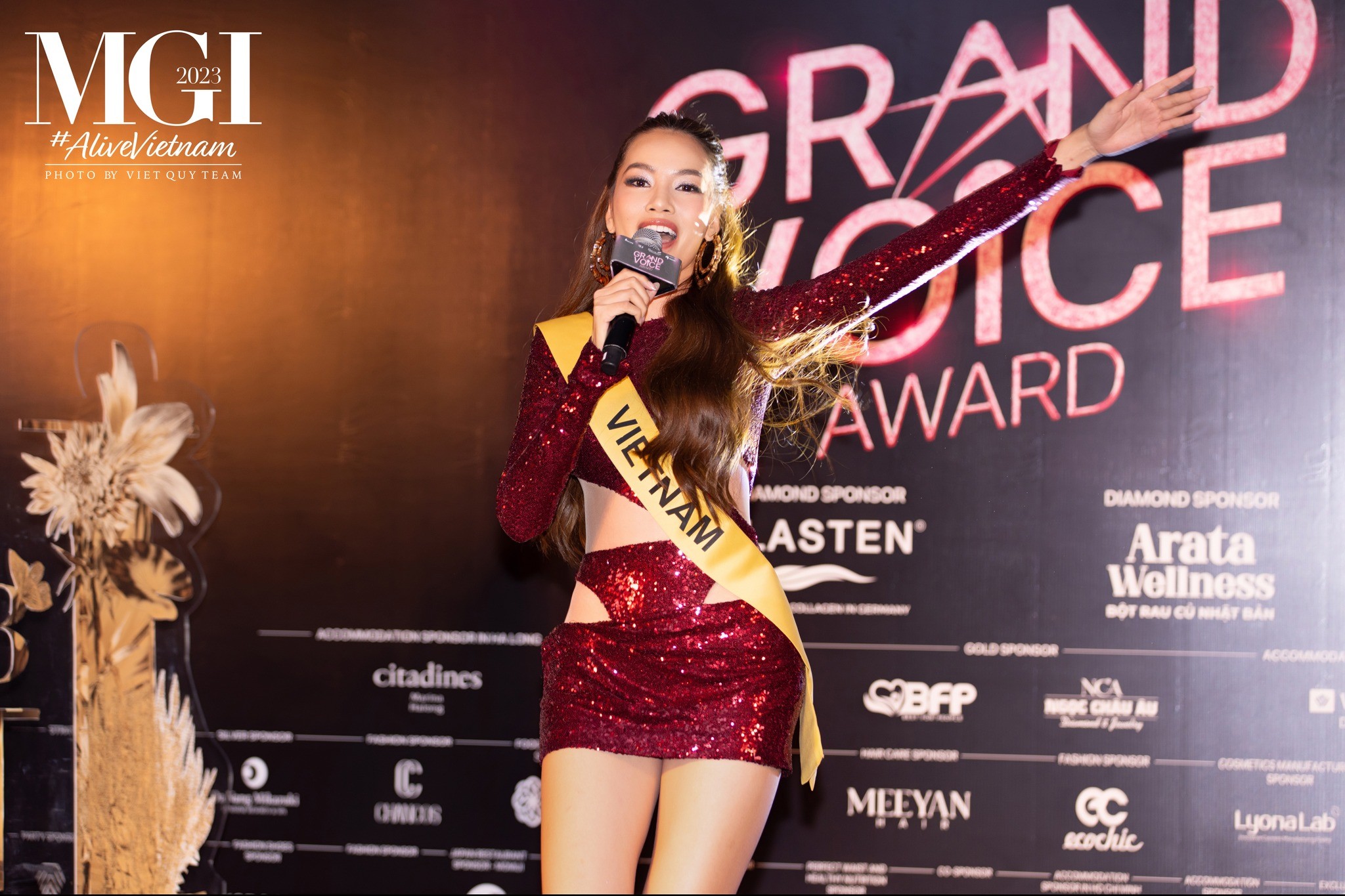 Video: Trọn phần thi Grand Voice của Lê Hoàng Phương, dân tình ôm bụng cười - Ảnh 1 Video: Trọn phần thi Grand Voice của Lê Hoàng Phương, dân tình ôm bụng cười - Ảnh 1