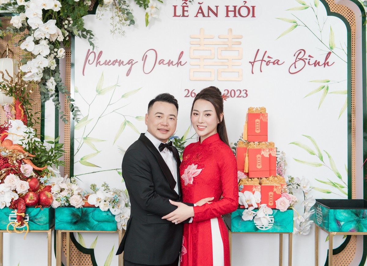 Phương Oanh vượt qua nhiều sóng gió trước khi về chung một nhà Phương Oanh vượt qua nhiều sóng gió trước khi về chung một nhà