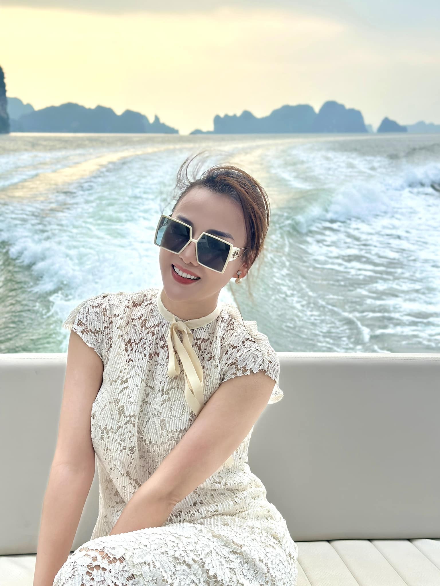 Phương Oanh hiện đã làm mẹ, cô có cuộc sống hôn nhân viên mãn bên Shark Bình Phương Oanh hiện đã làm mẹ, cô có cuộc sống hôn nhân viên mãn bên Shark Bình