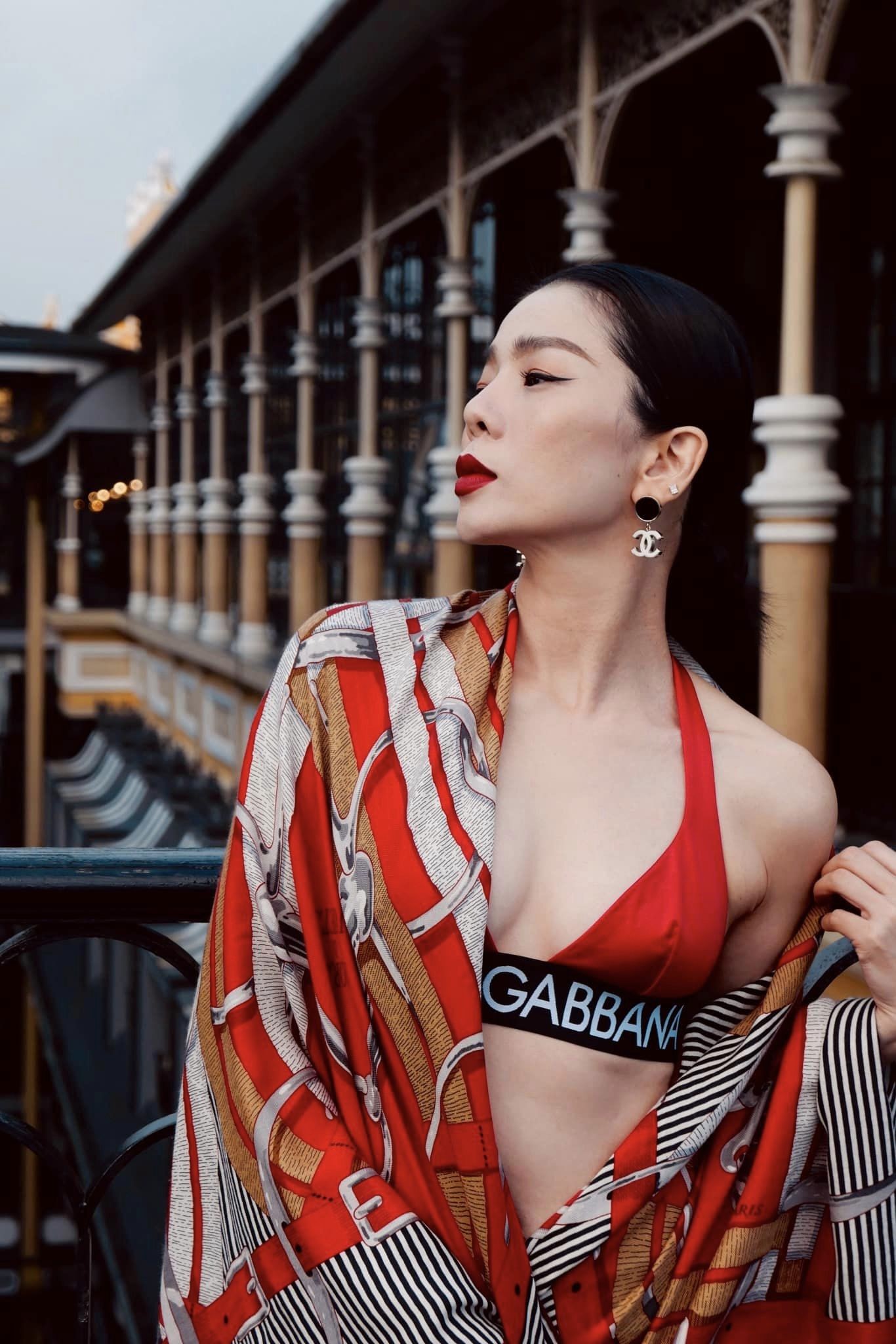 Ở ngưỡng tứ tuần, Lệ Quyên duy trì được vóc dáng lẫn nhan sắc 'vạn người mê' Ở ngưỡng tứ tuần, Lệ Quyên duy trì được vóc dáng lẫn nhan sắc 'vạn người mê'